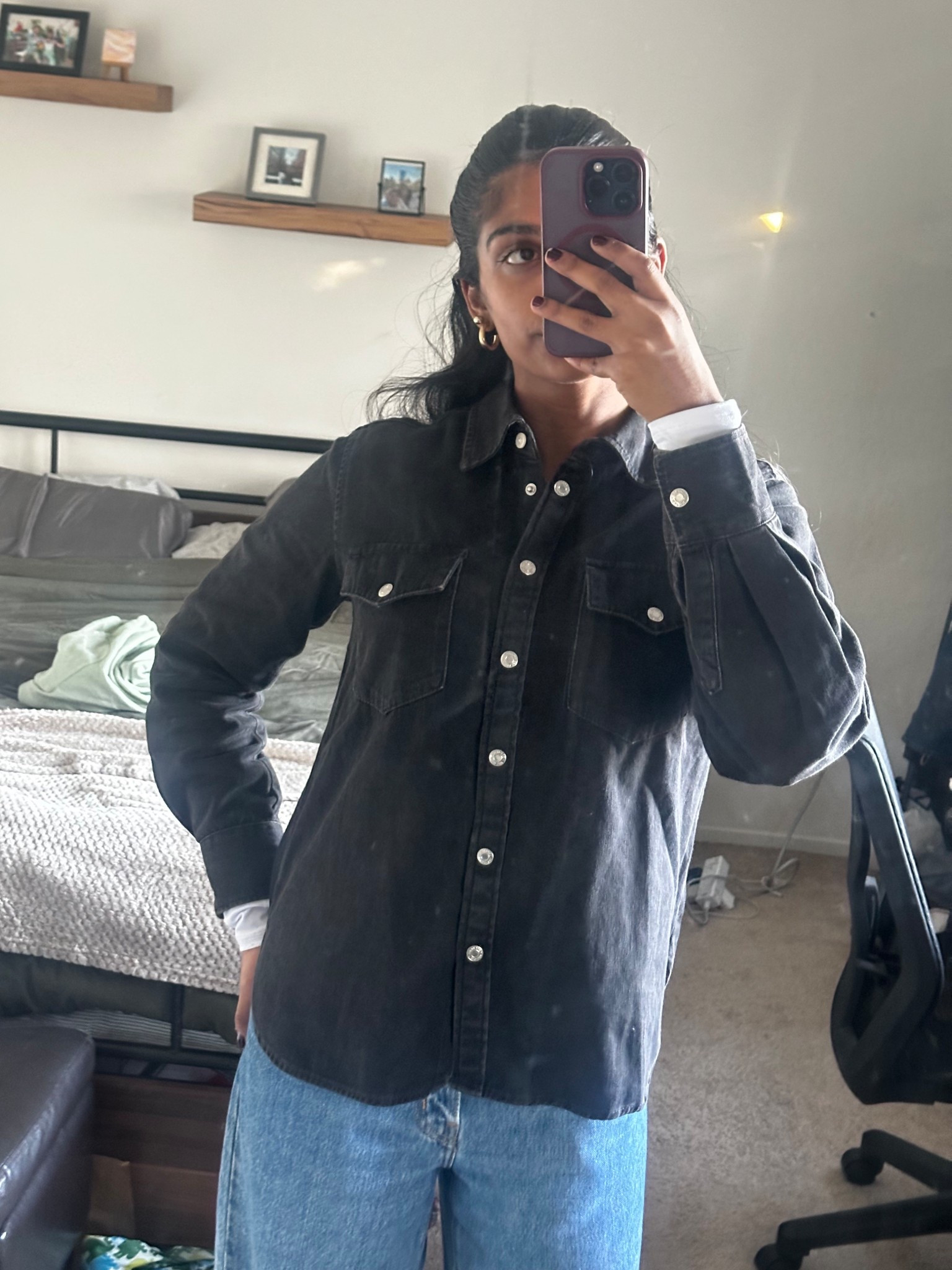 Slightly warmer out today! Lab ootd 🫶🏽

Gap, button up, womens fashion, winter, outfit, layers, style

#LTKgrwm #LTKootd #LTKdayinmylife