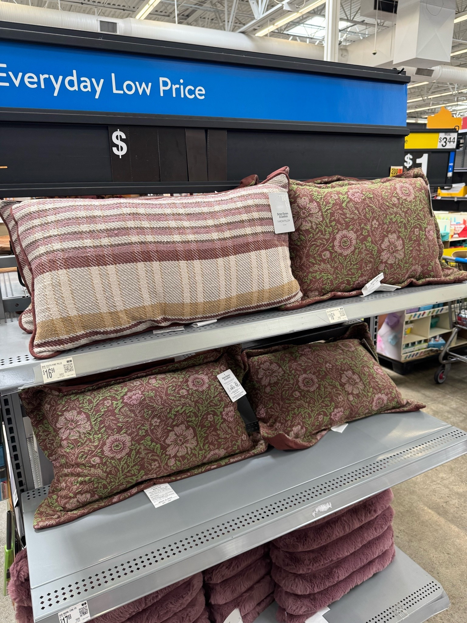 Walmart✨ Better Homes & Gardens 14x24 Menswear Plaid Decorative Pillow with Dark Piping Trim

#LTKSeasonal #LTKHome #LTKOver40