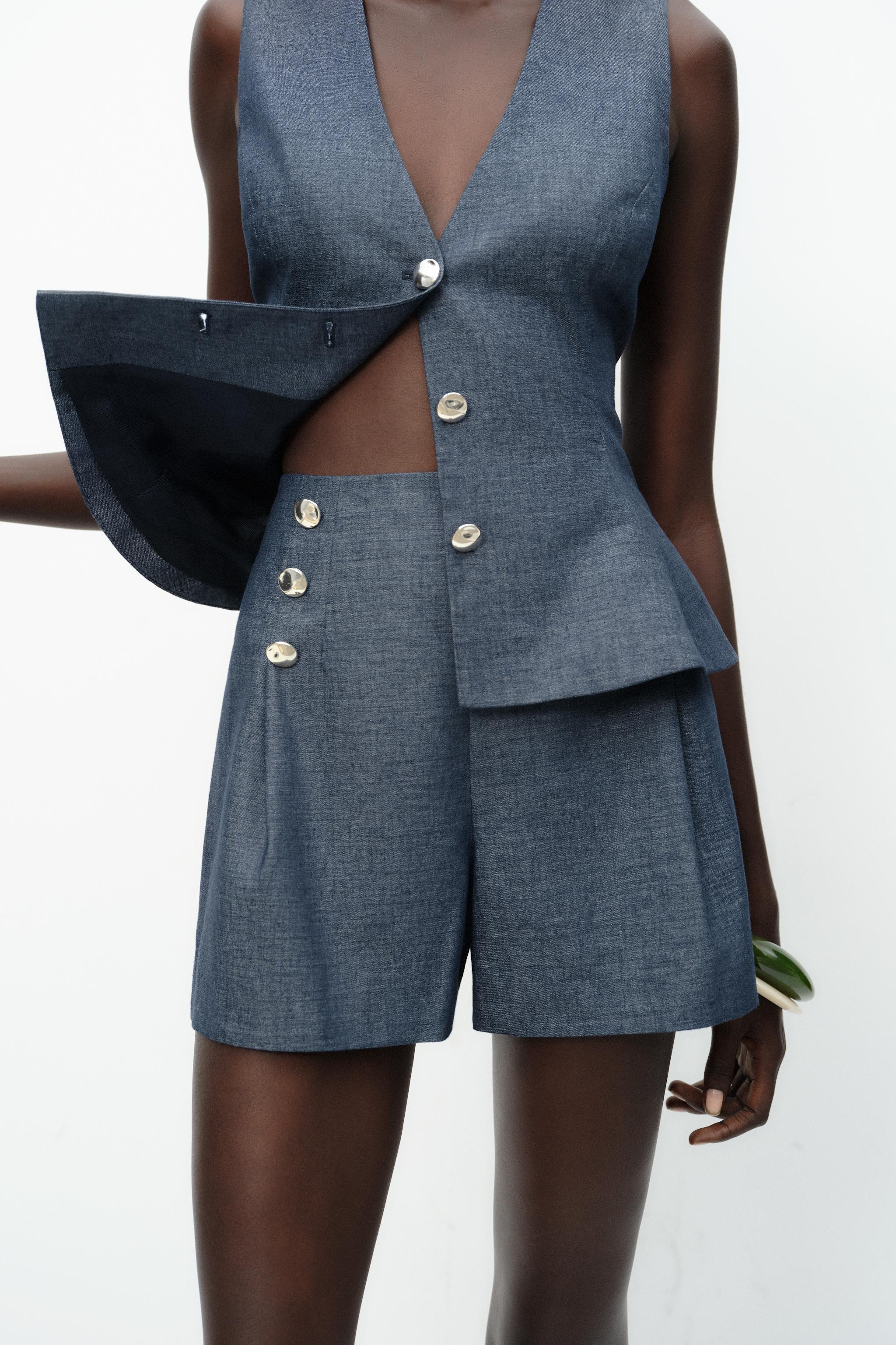 BUTTON DETAIL BERMUDA SHORTS IN A LINEN BLEND | Zara UK