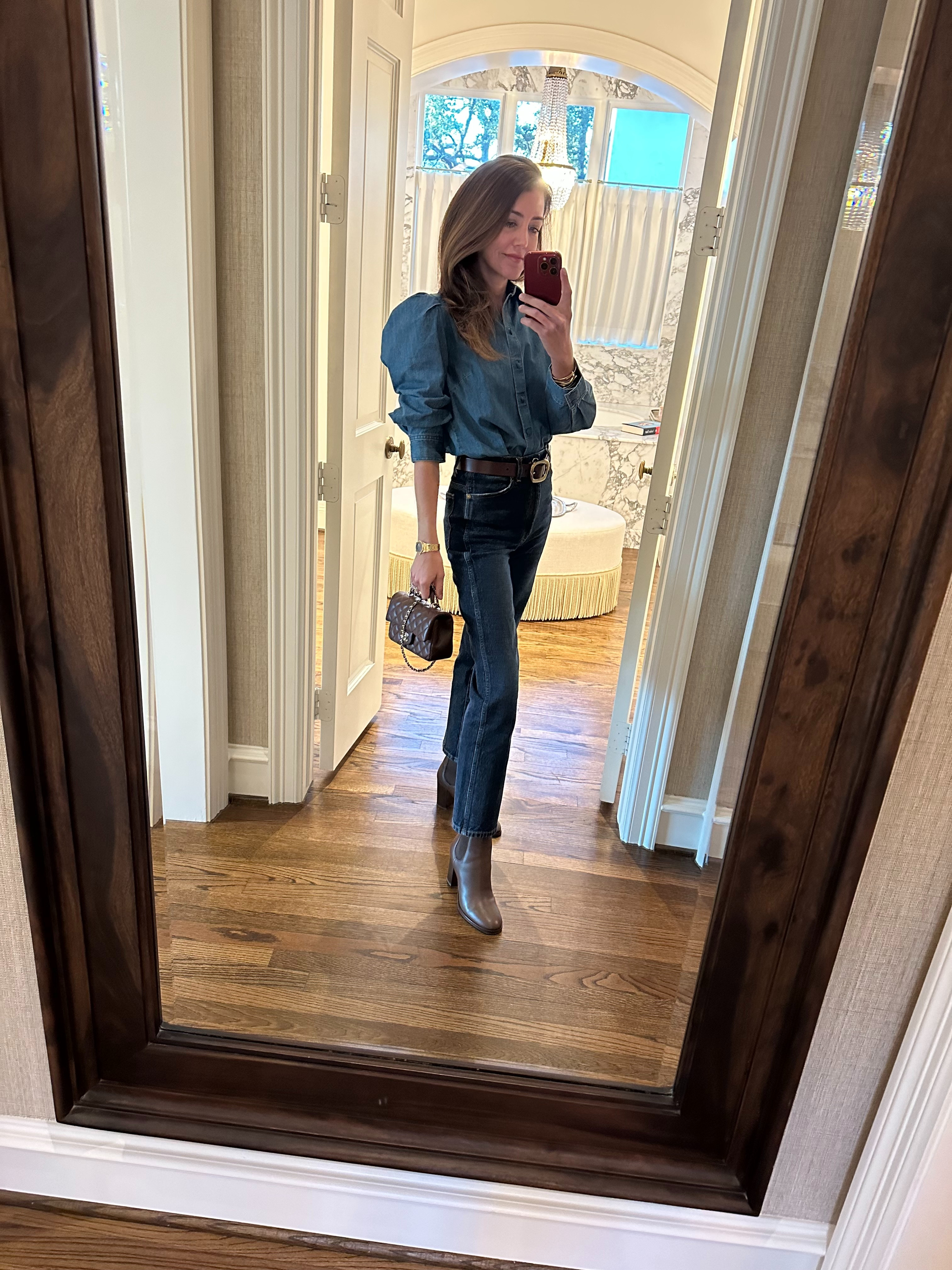 madewell top // madewell belt // khaite jeans // gianvito rossi boots // chanel bag 

 