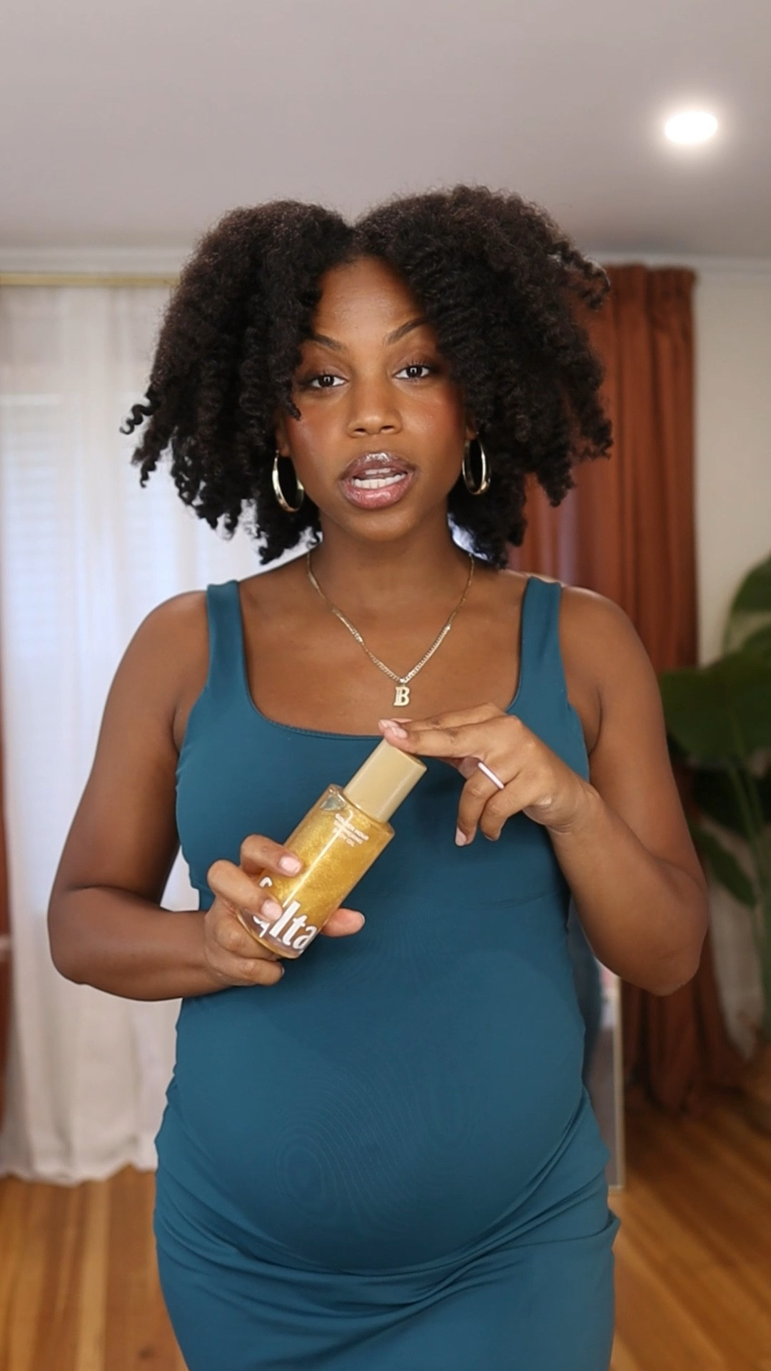 DELICIOUS is an understatement when it comes to this fragrance combo 🍓🥥🍍 check all the products used down below!

#fragrance 