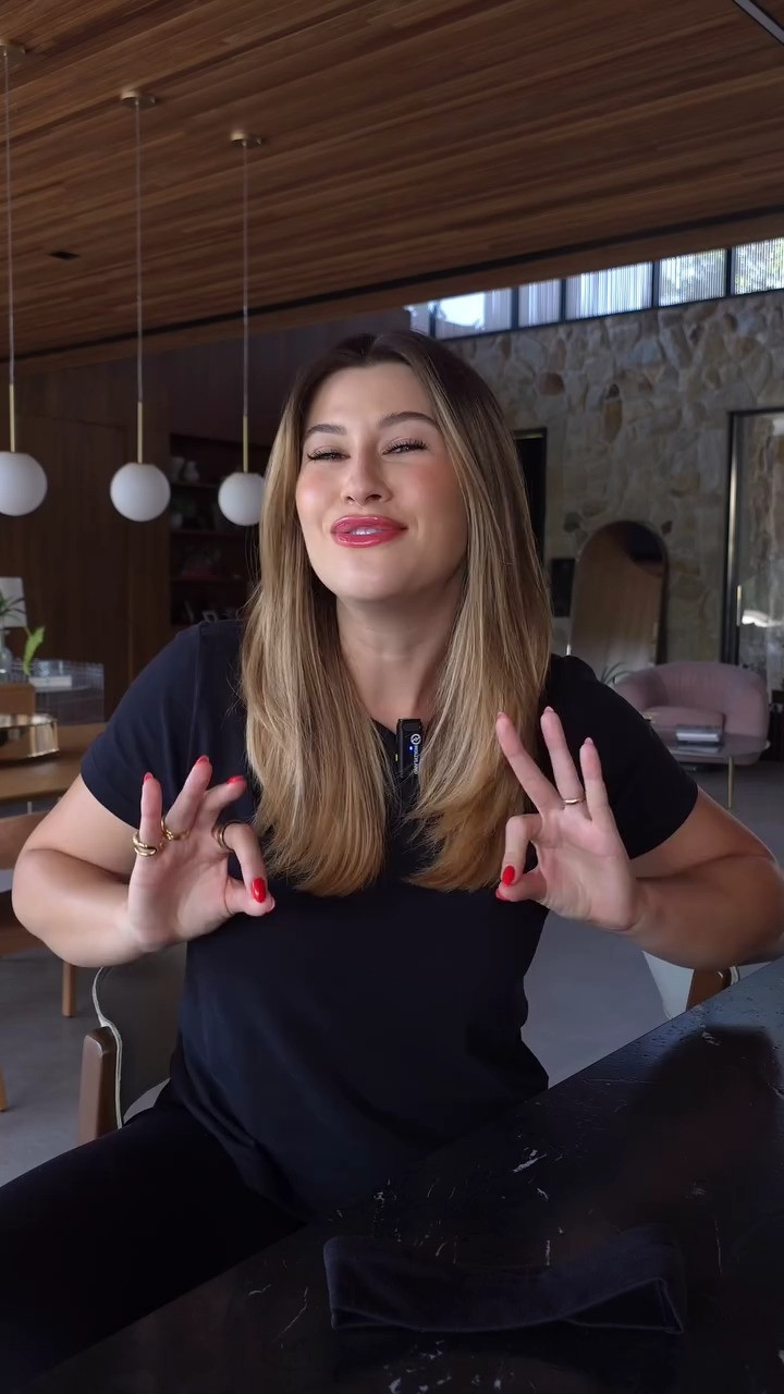 Eu sou uma #BarraLover e coloquei pra teste as minhas habilidades com Hershey’s com um desafio às cegas, e quer saber? Arrasei! Amei a novidade, agora a linha que eu amo, Special Dark tem 4 novos sabores, e tem pra todo mundo viu? Pra quem quer iniciar nesse universo do chocolate com alta porcentagem de cacau temos o 47% caramelo salgado e original, e pra quem já é mais exigente, 73% amêndoas e toffee e avelã. Agora o portfólio tá ainda mais completo, 12 sabores de 47% a 80%! Demais né? Escolha balanceada entre prazer e bem-estar, comer chocolate sem culpa ❤️ 🍫 #SpecialDark
#MeuMomentoSpecial  

 #LTKbrasil
