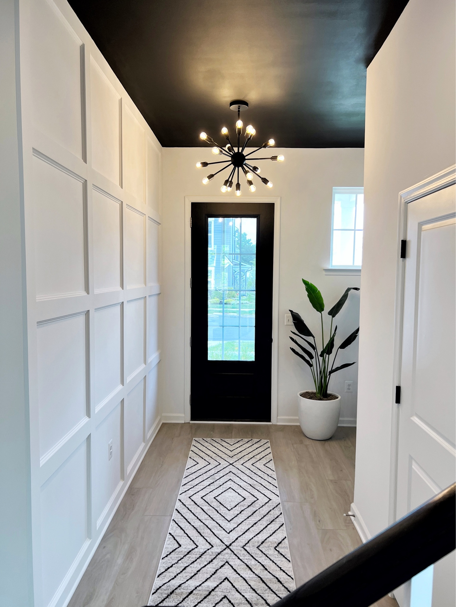 It’s the runner that was the cherry on top. #rug #runner #entryway #foyer #decor

#LTKunder100 #LTKhome