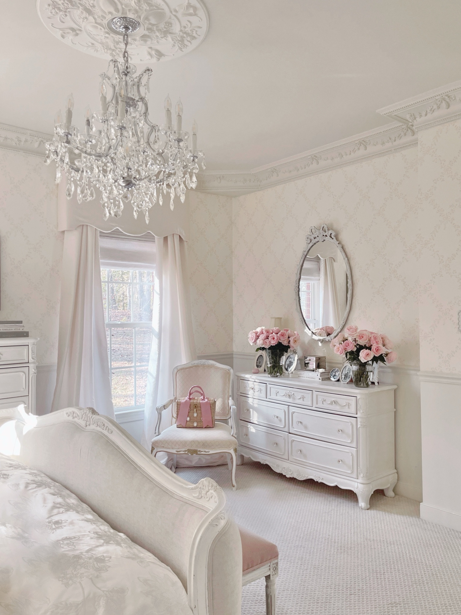 A room fit for a Duchess ✨

#LTKSeasonal #LTKStyleTip #LTKHome