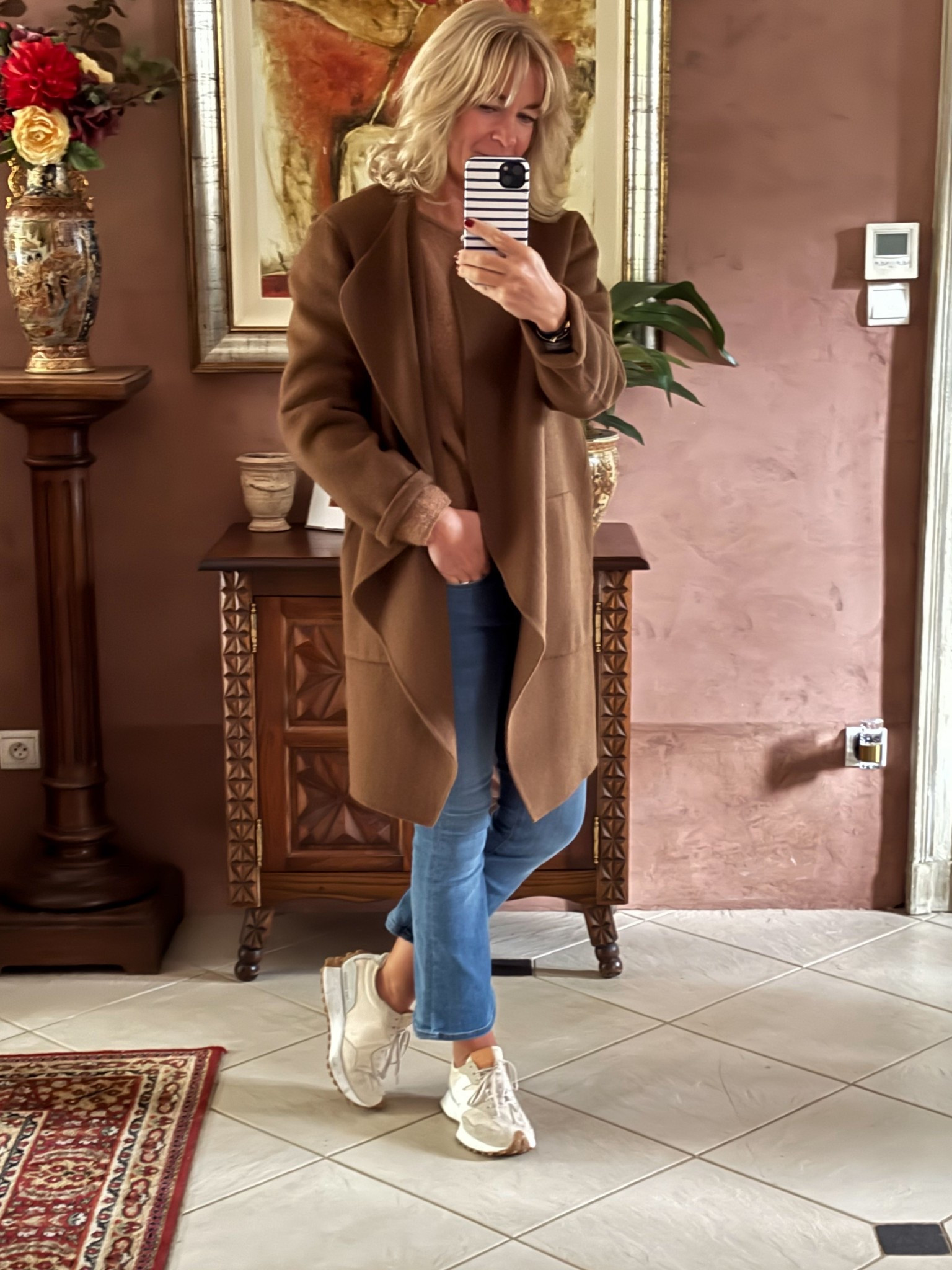 Anyone else feeling the love for brown this season? 🤎
.
#mymidlifefashion #everydaystyle #whatimwearing #everydayfashion #midlife 

#LTKover50style #LTKeurope #LTKautumn