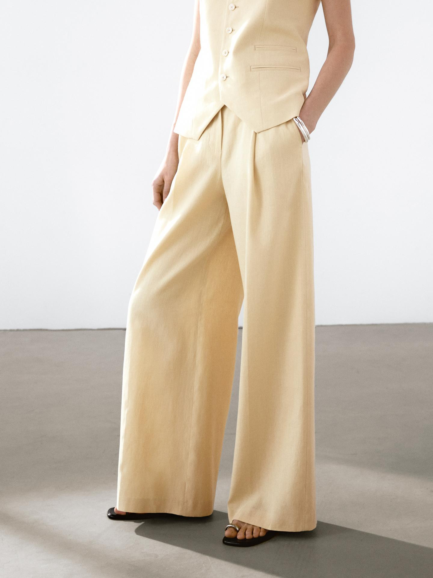 Linen blend suit trousers
    
 $160.00  Add to basket  SELECT SIZE | Massimo Dutti US