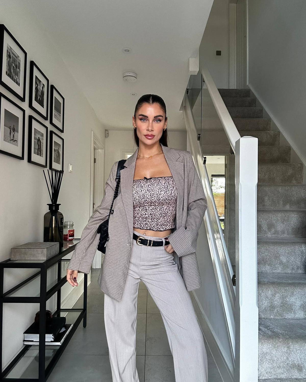 Autumnal Night 🐆✨

Leopard print top, tailored blazer and tailored trousers from Bershka with my Kurt Geiger bag.

(Alternatives linked)

#LTKstyletip #LTKautumn #LTKuk