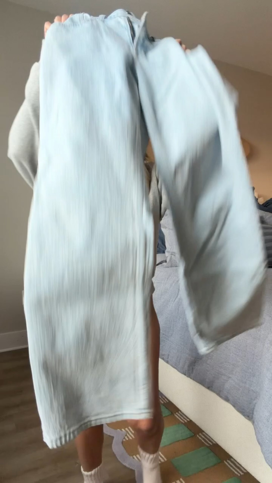 When a pair of jeans checks all the boxes and is under $50… you don’t ask questions, you just add to cart. These Abercrombie & Fitch jeans are flattering, comfy, and on major sale right now. Linked before sizes disappear 🤍