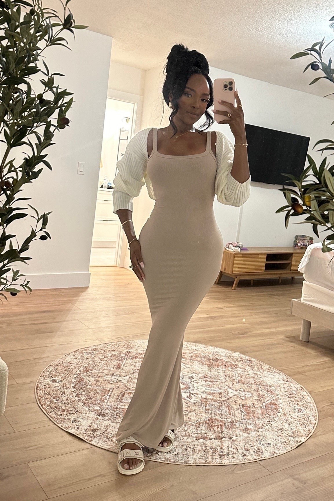 Scroll to shop! ✨ Everything from this look is linked below. 👇🏽    

Wearing: Size Small | 5’4” | 140 lbs  

📲   Download the FREE LTK app & follow me (@kirasfashionfinds) to shop all my daily finds.  #LTKootd #LTKPetite #LTKU