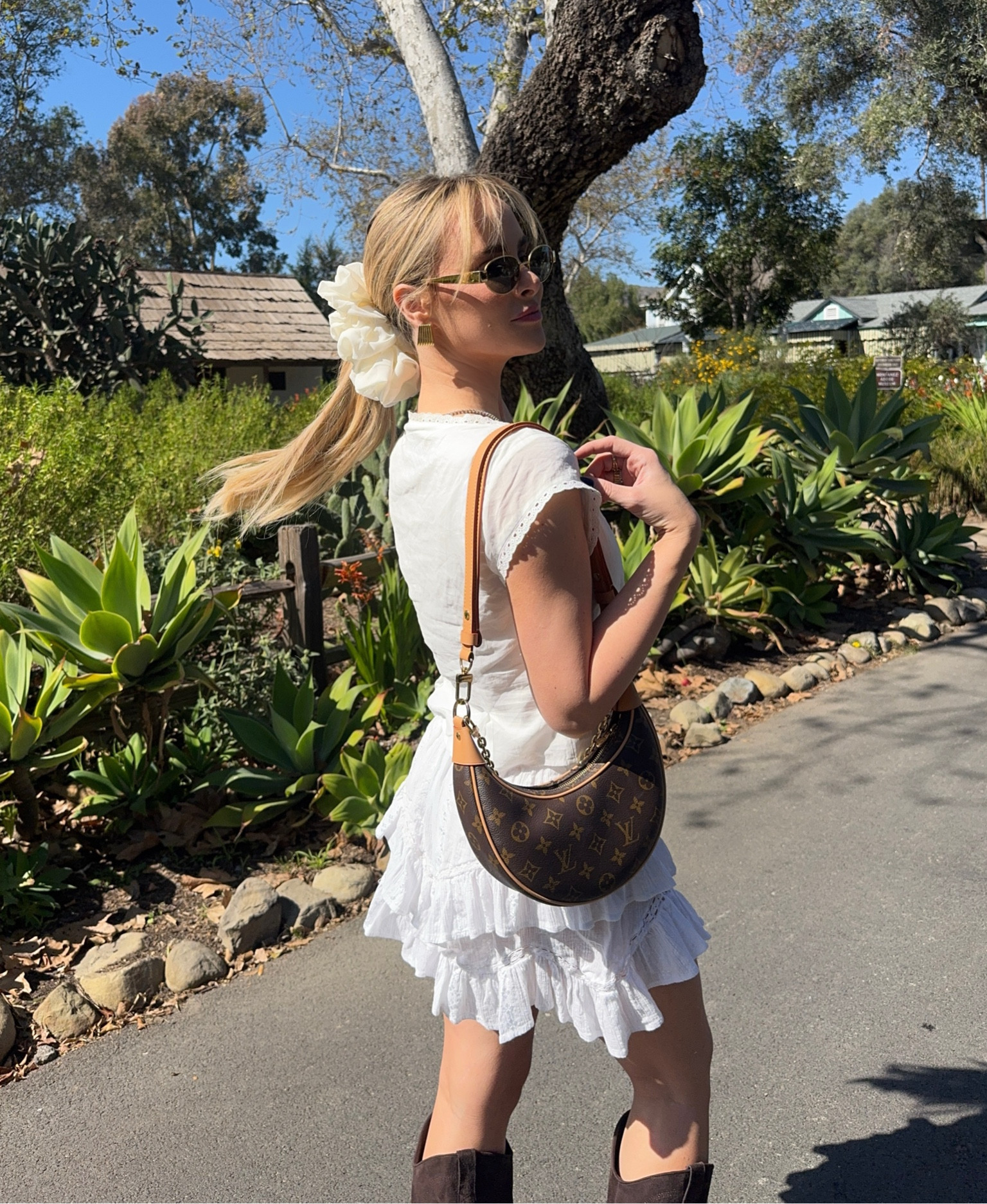 obsessed with oversized scrunchies this spring 🌷 

#LTKSeasonal #LTKFindsUnder100 #LTKStyleTip