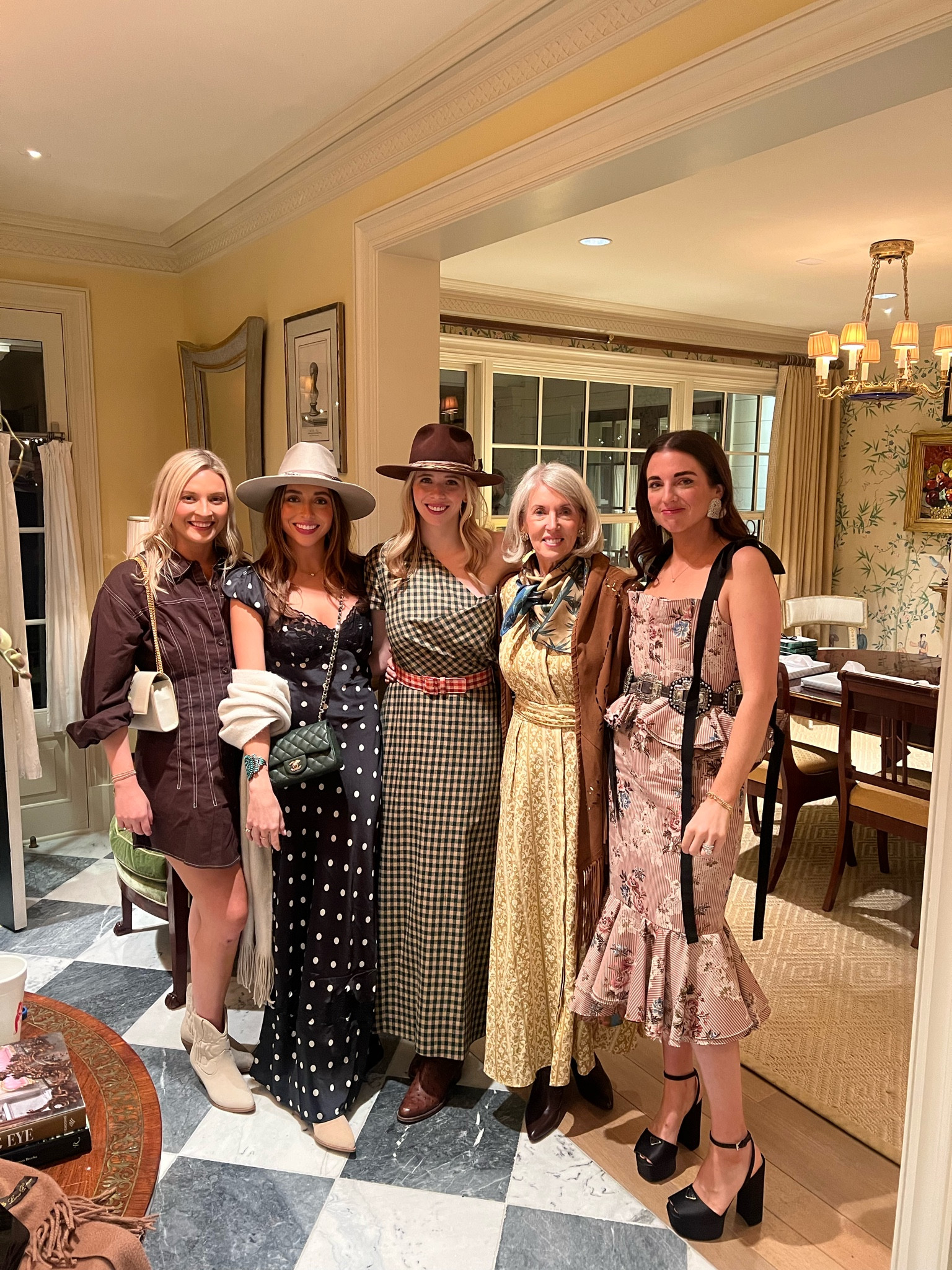 Shop my look 

#LTKHoliday #LTKCyberWeek #LTKstyletip