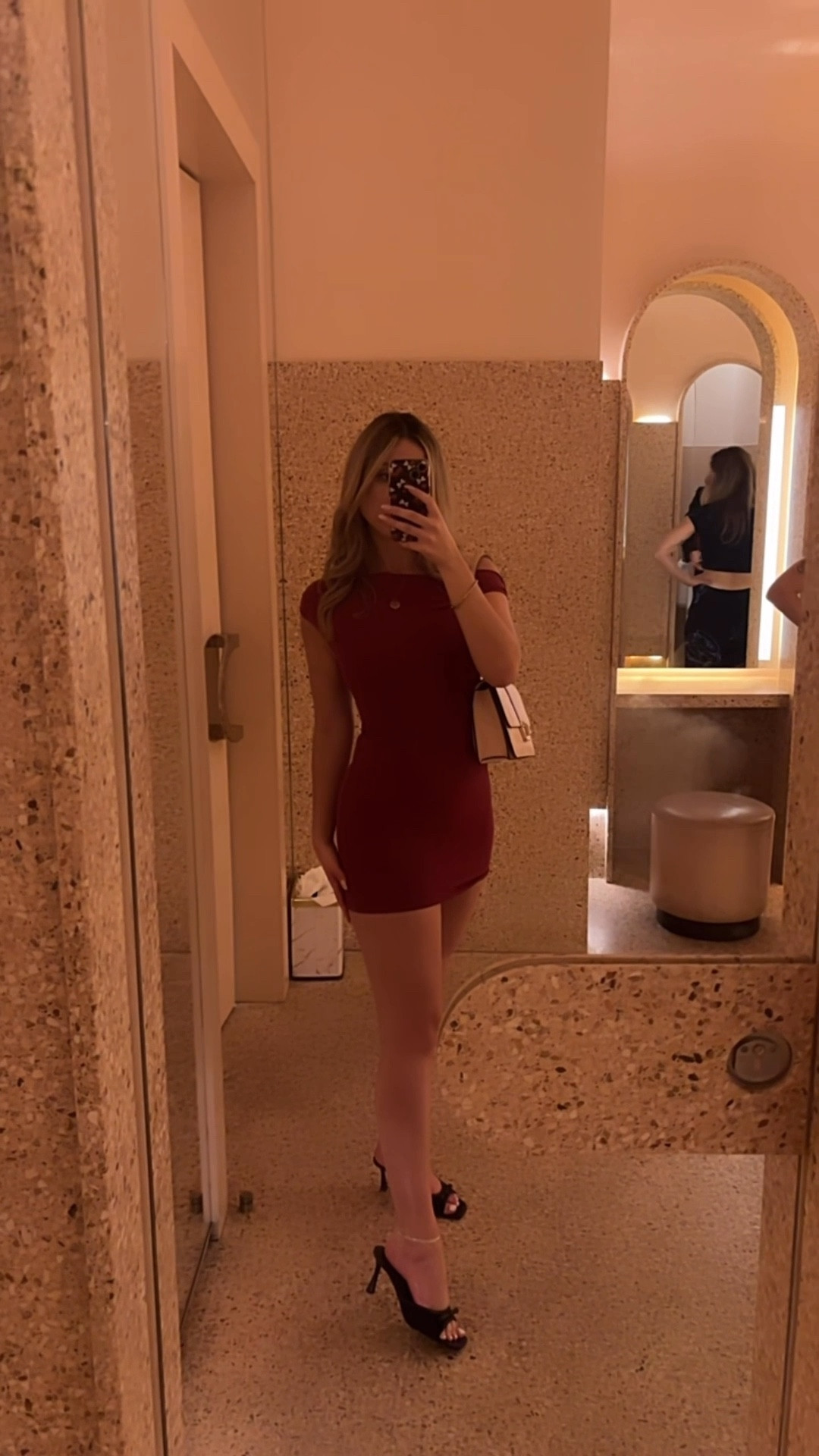 Red dress moment 

#LTKdresses #LTKdatenight #LTKcanada