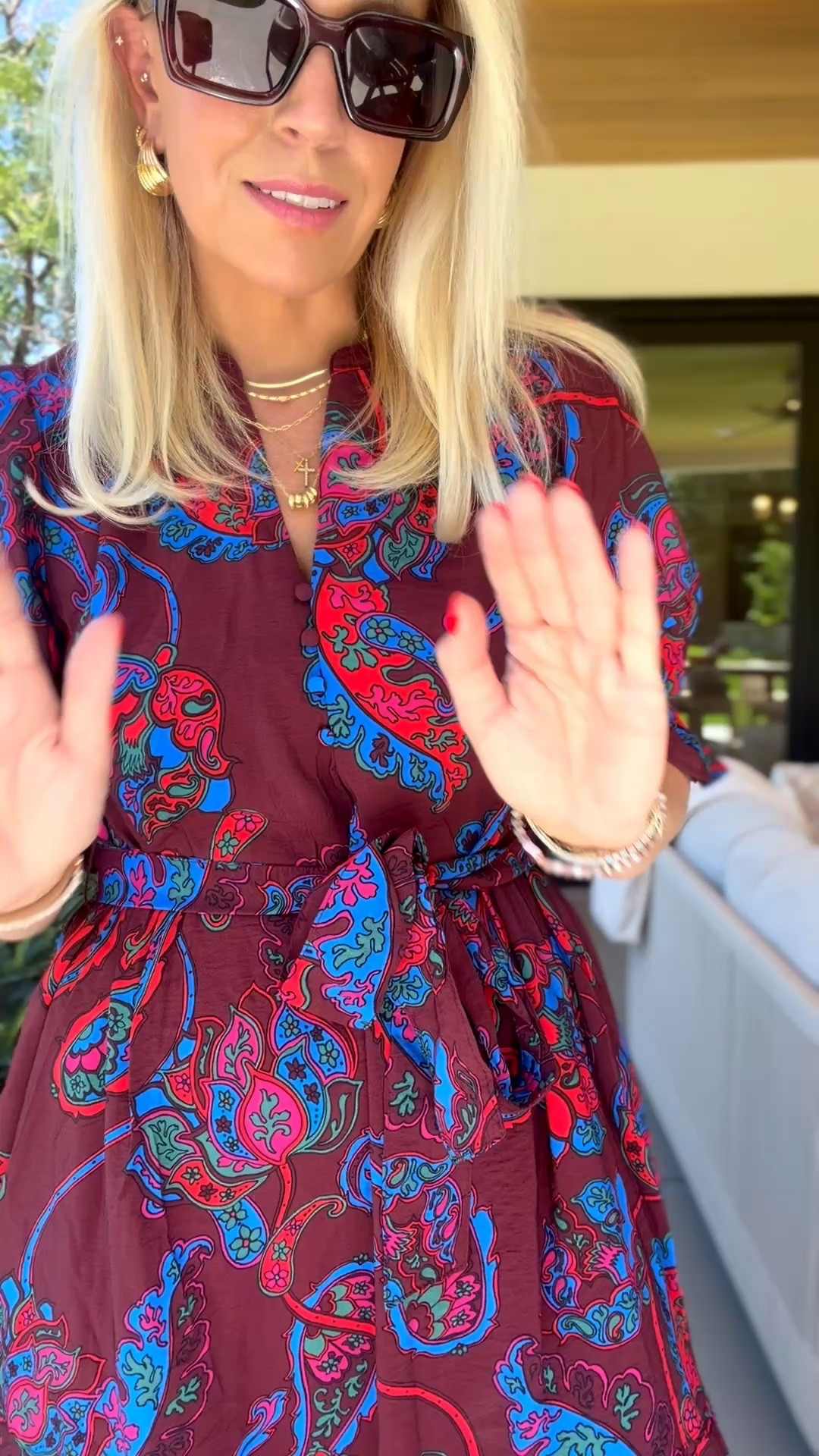 Love the pattern and colors on this dress. Size medium!