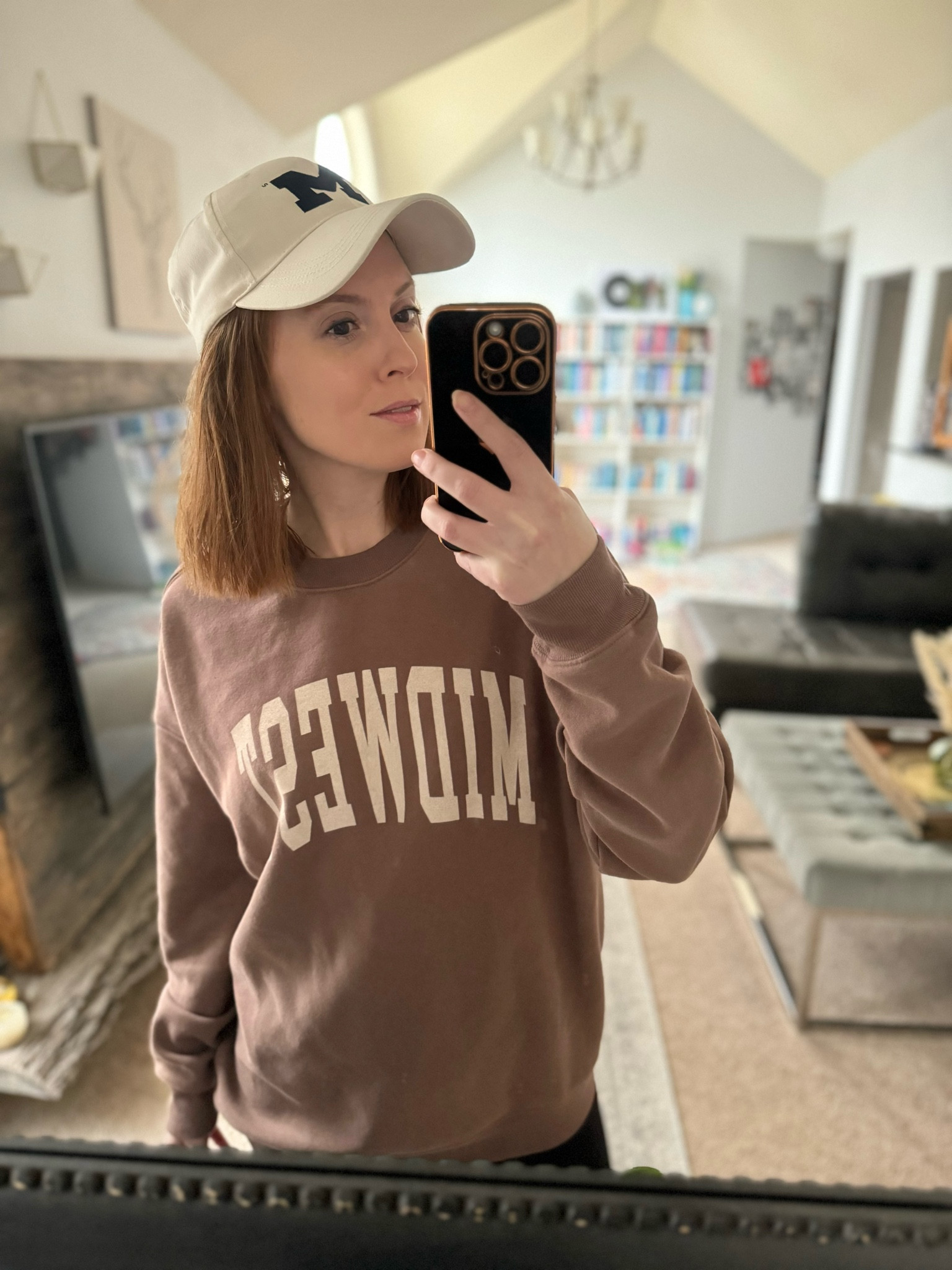 Casual style, winter outfit, graphic sweatshirt 

#LTKSeasonal #LTKfindsunder50