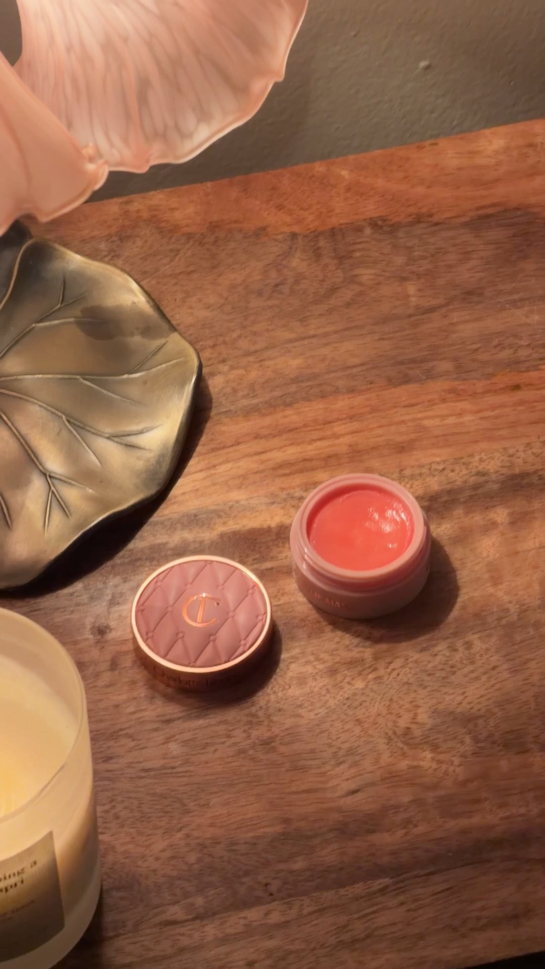 bedtime lip balm always 

#LTKBeauty #LTKFindsUnder50 #LTKHome