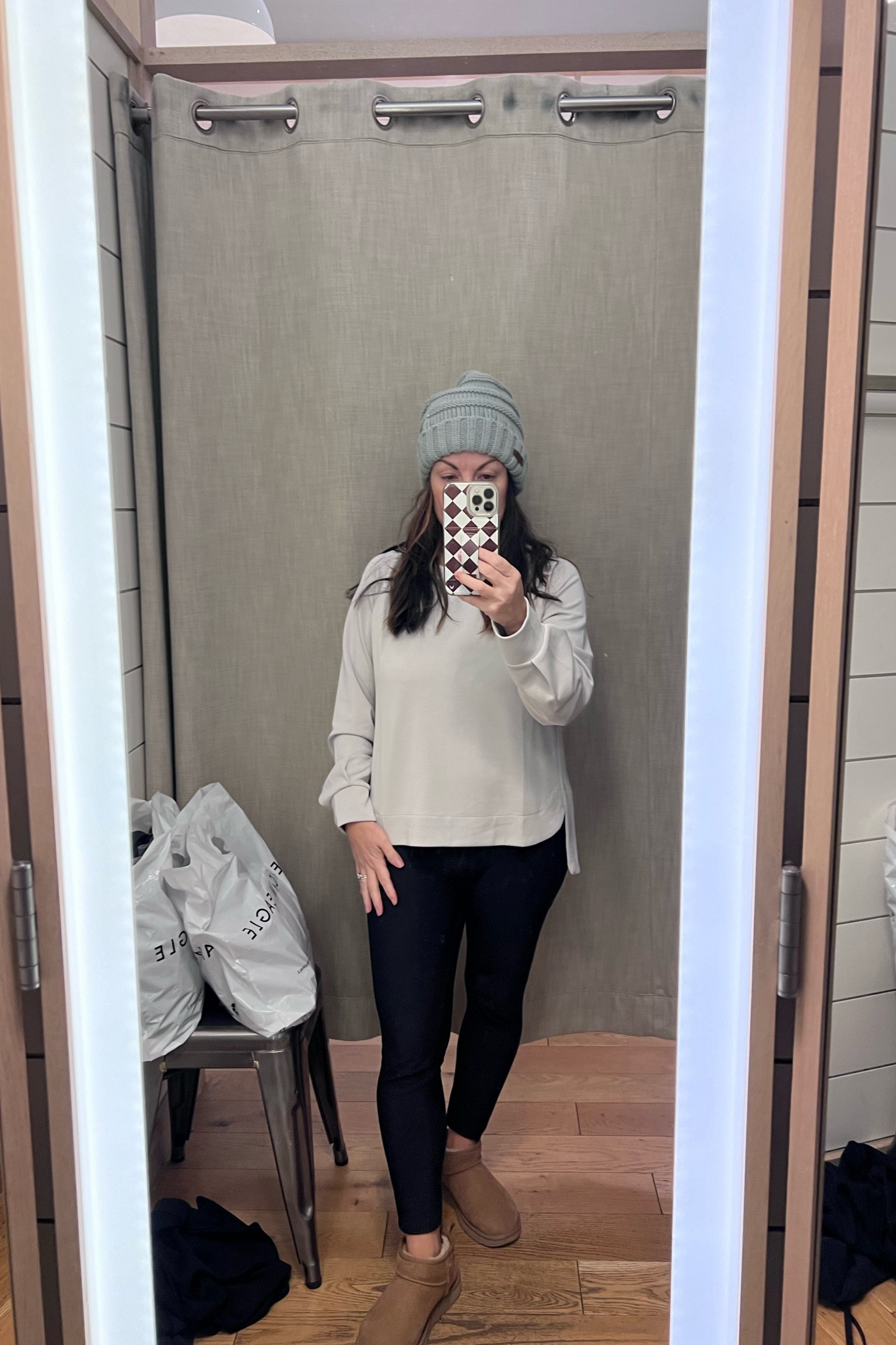 Love this comfy winter outfit. This crewneck sweatshirt is super soft 

Fleece leggings | athletic outfit | winter fashion | amazon fashion | lululemon leggings dupe | slouchy beanie 

#LTKsalealert #LTKhome #LTKstyletip