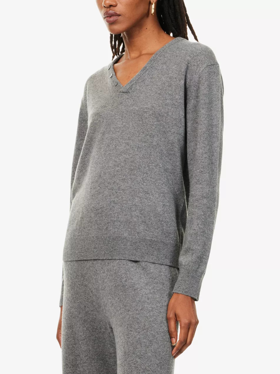Relaxed-Fit V-Neck Cashmere Jumper | Selfridges
