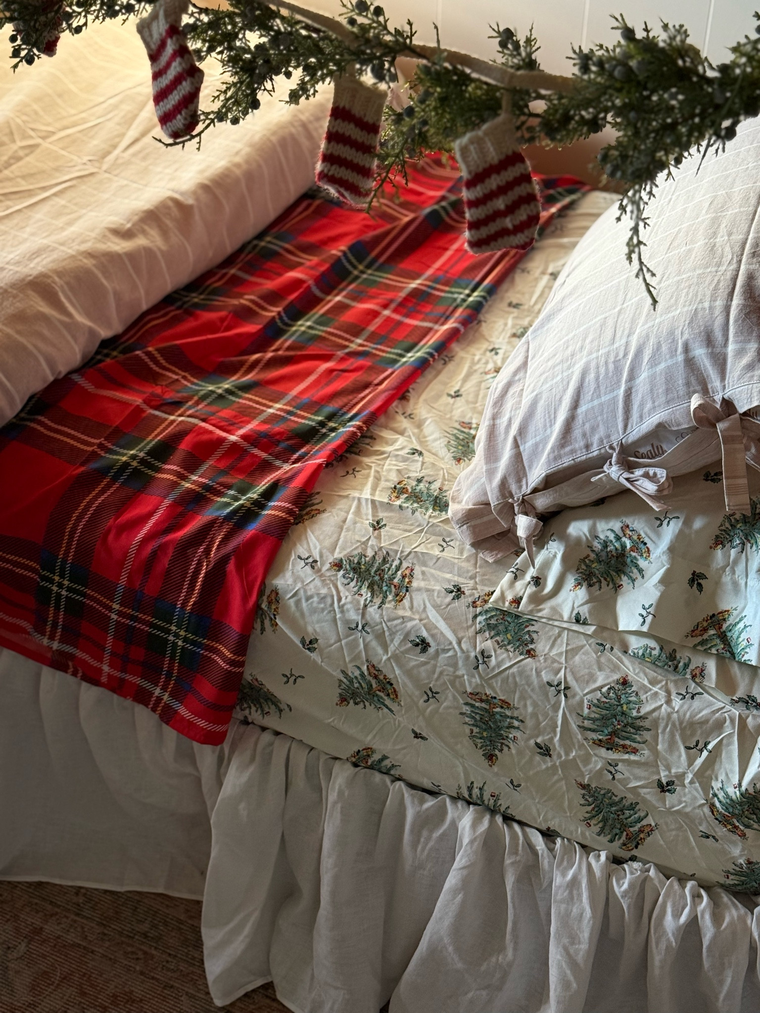 Christmas bedding in my girls room🎄♥️

#LTKHoliday #LTKHome #LTKSeasonal