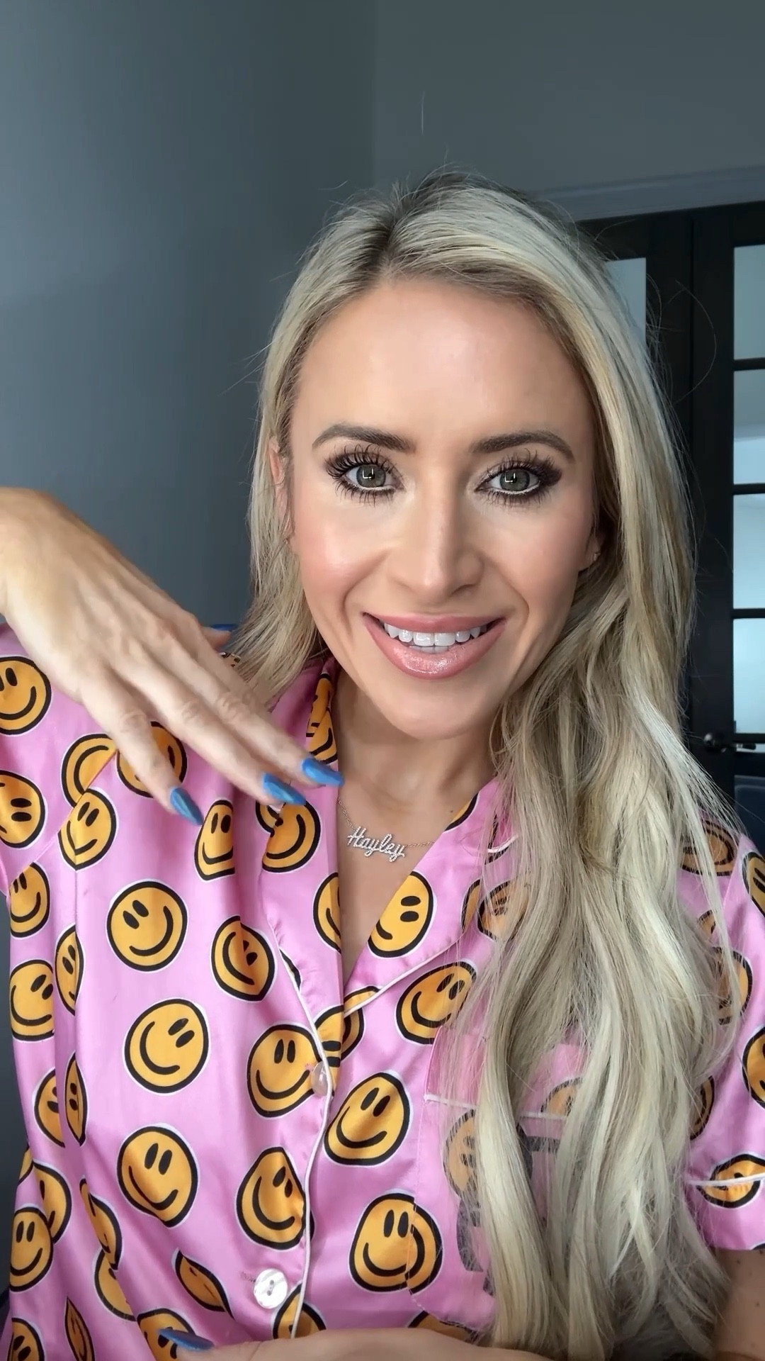 Everyday Makeup Routine in less than 2 minutes 💋

Products Used In Order👇🏻

Bobbi Brown Vitamin Enriched Face Base 
Bobbi Brown Vitamin Enriched Eye Base
Tarte Face Tape Full Coverage Foundation
Tarte The Buffer Foundation Brush
Tarte Shape Tape Radiant Concealer ( 29N)
Tarte Concealer Paw Brush
Tarte Blush Tape
Tarte Sculpt Tape 
Tarte Glow Tape 
Tarte Tartelette In Bloom Eyeshadow Palette 
Mac Pigment (Melon)
Maracuja Creaseless Full Coverage Concealer (25N)
Huda Beauty Easy Bake Banana Bread 
Kevyn Aucoin  The Contour Book
Tarte Glow Blush Bar (Rose)
Tarte Maracuja Juicy Brow (Medium Brown)
Tarte Fake Awake
Tarte Double Duty Beauty Setting Spray
Armani Beauty Vertigo Lift Mascara
NYX Lip Liner
Ulta Beauty Lipstick
NYX Butter Gloss

Save 15% off site wide @Tartecosmetics with code Littlemeandfree 

Makeup Tutorial, everyday makeup, get ready with me 


#LTKFindsUnder100 #LTKBeauty #LTKStyleTip