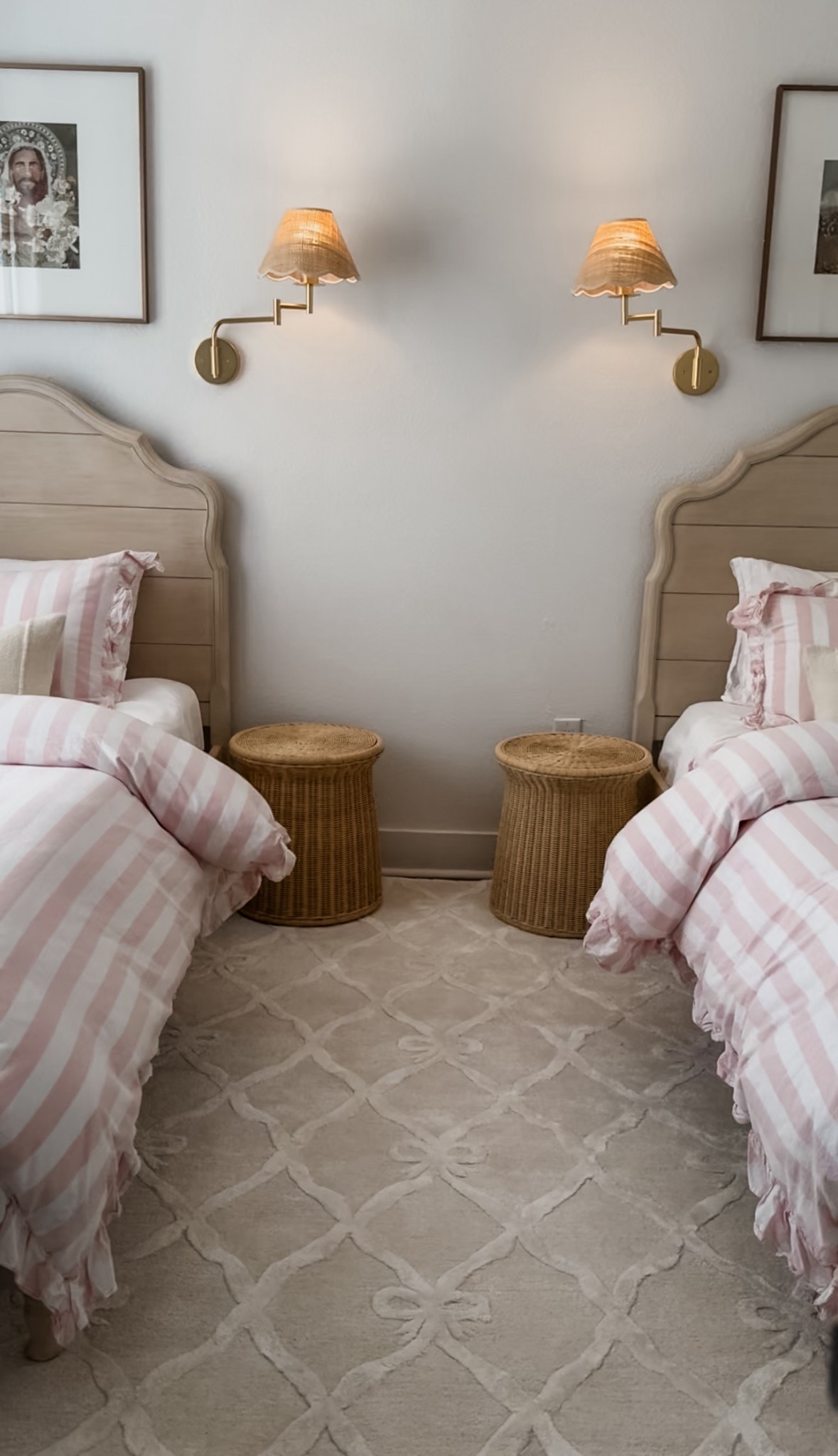 Scalloped sconces for a coastal look🤍

#LTKKids #LTKHome