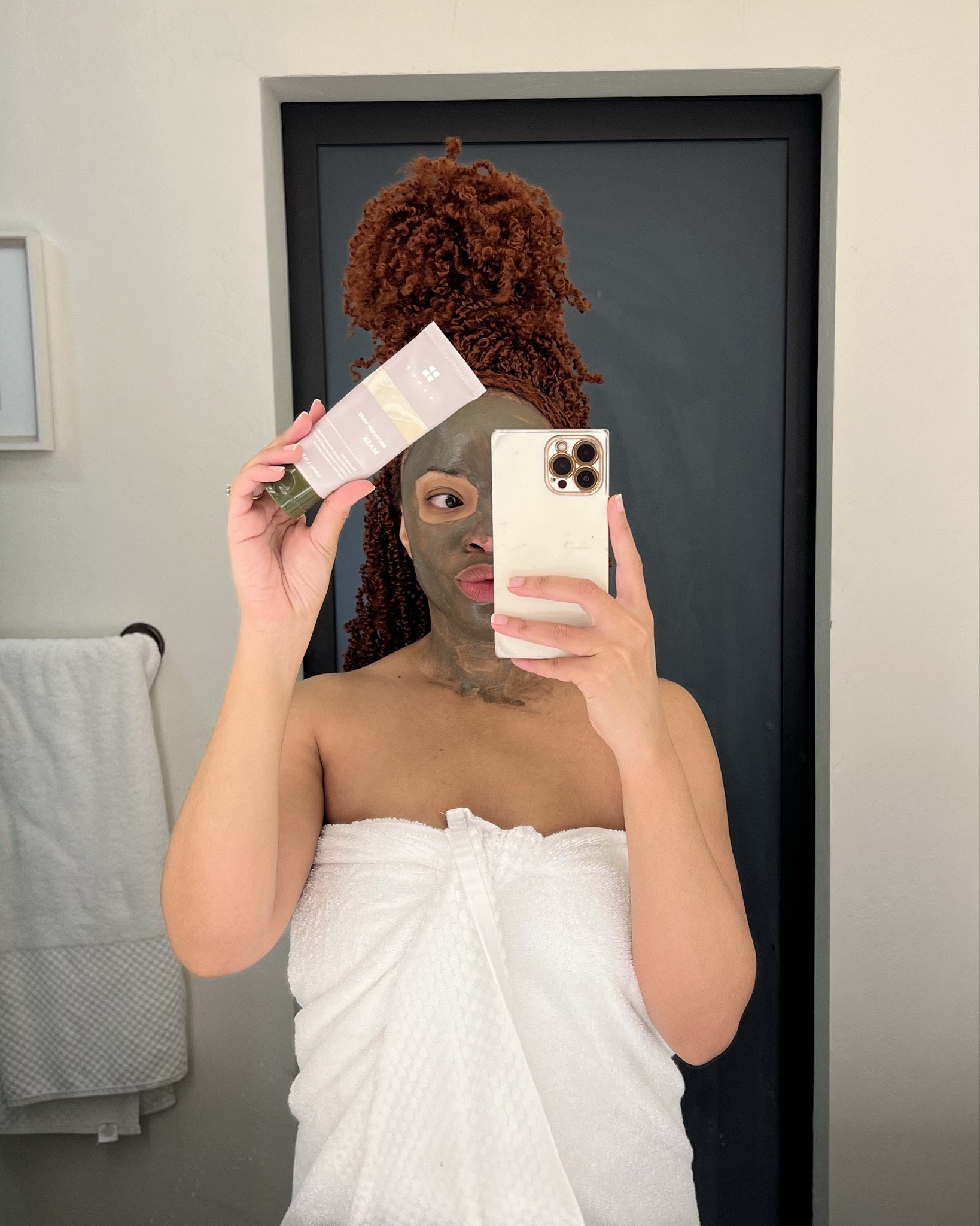 A little quick glow in 1, 2, 3….

#LTKBeauty