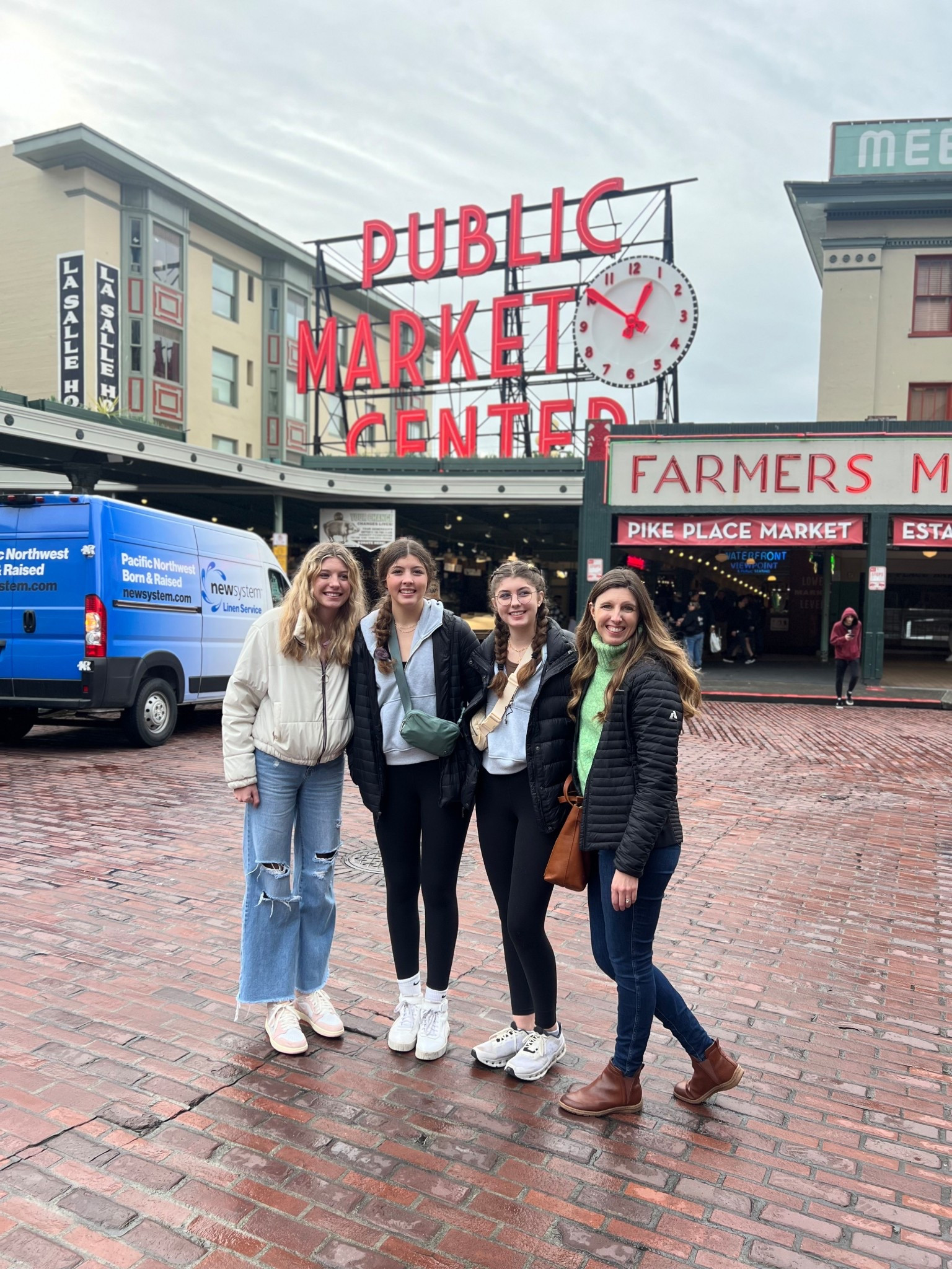 Favorite jeans on sale along with my purse. 

#LTKCyberWeek #LTKmomlife #LTKTall