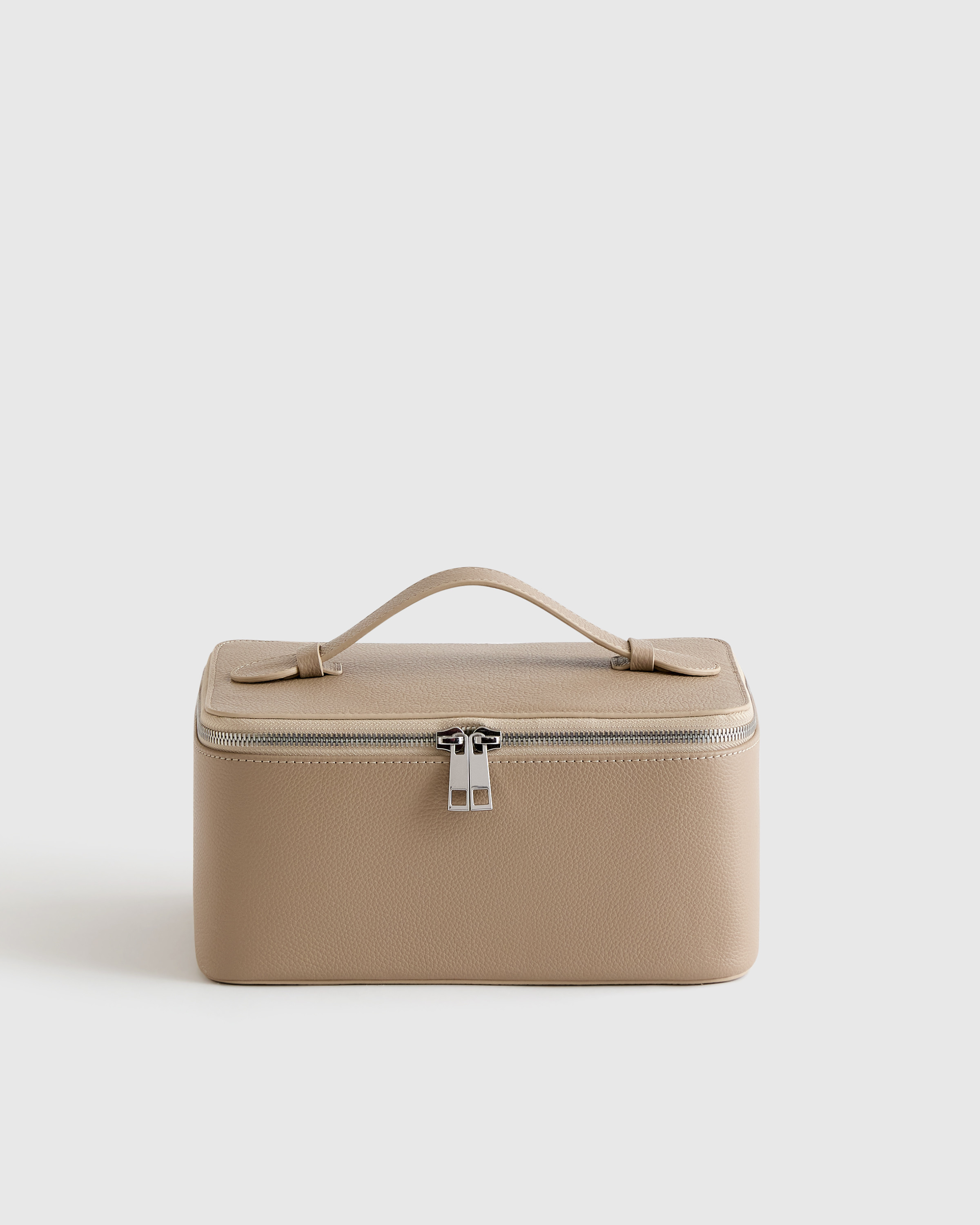 Quince | Women's Italian Leather Travel Cosmetic Case in Taupe | Quince