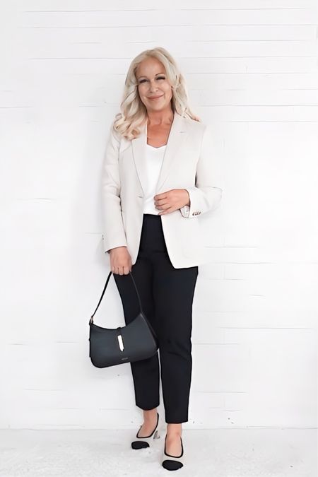 Simplify My Style - Tip #1: Opt for Clean Lines & Simple Silhouettes

Over 50 / Over 60 / Over 40 / Classic Style / Minimalist / Neutral / Effortless Style


#LTKStyleTip #LTKOver40 #LTKSeasonal