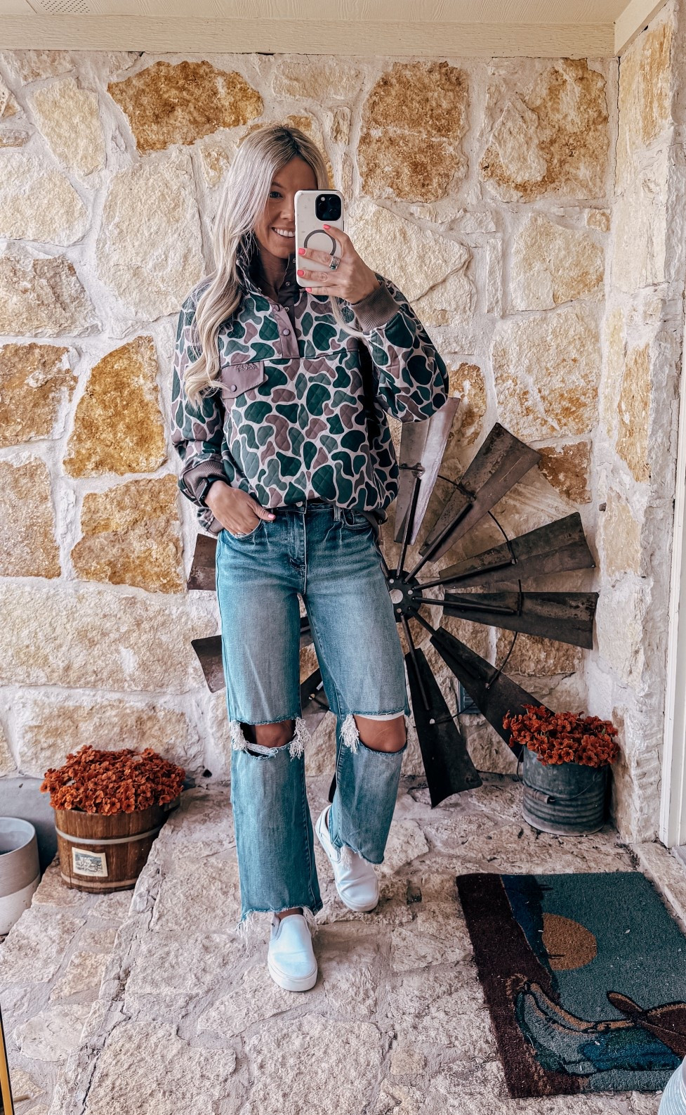My new favorite outfit from The Vintage Emmie Boutique 

#LTKmomlife #LTKootd