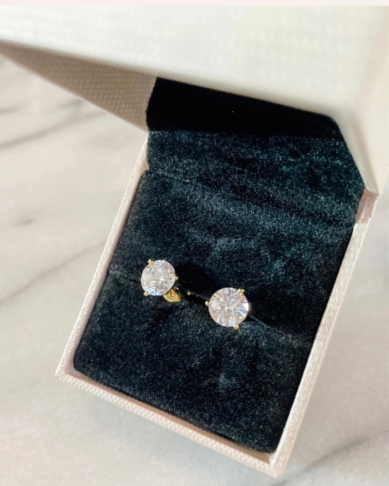 MY TOP FAVORITE SIMULATED DIAMONDS I FOUND ON AMAZON!! 


#LTKFind #LTKunder50 #LTKbeauty