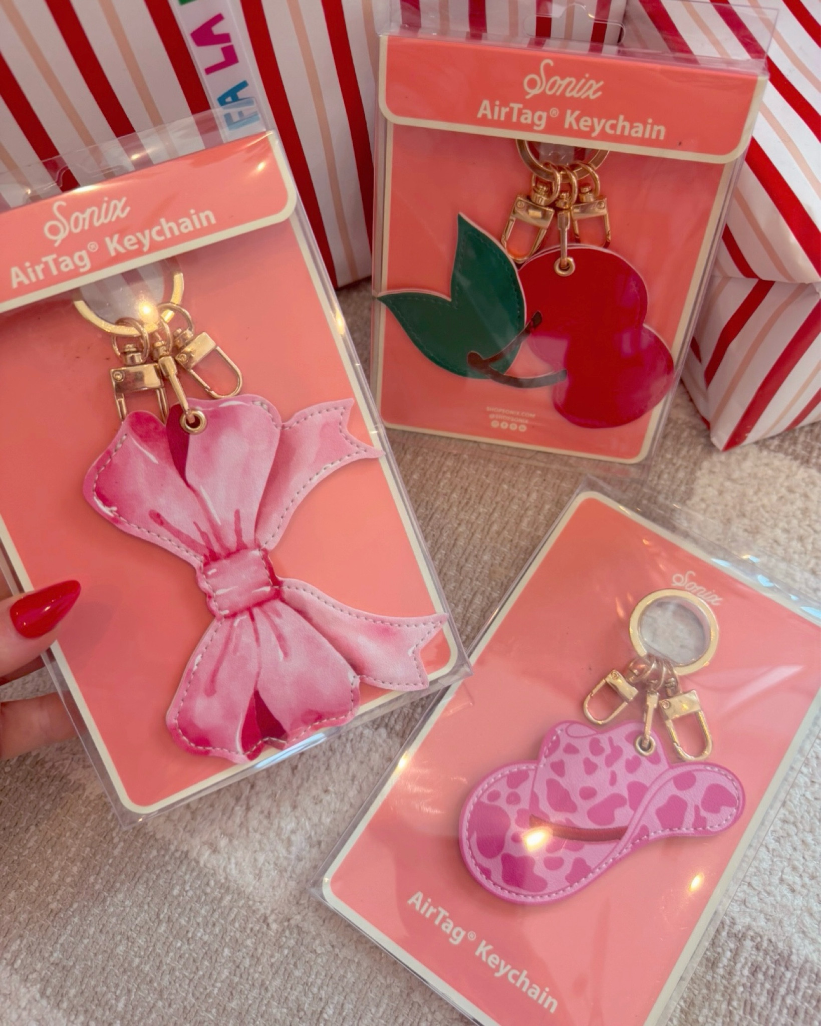 Amazon last minute gift idea 🎁 Fast 2 day shipping! Apple AirTag Holders for teens

Apple AirTag, Apple , AirTag holder, Last minute gifts, gift ideas, amazon, Amazon gifts, Amazon gift ideas, Madison Payne 

#LTKGiftGuide #LTKSeasonal #LTKHoliday