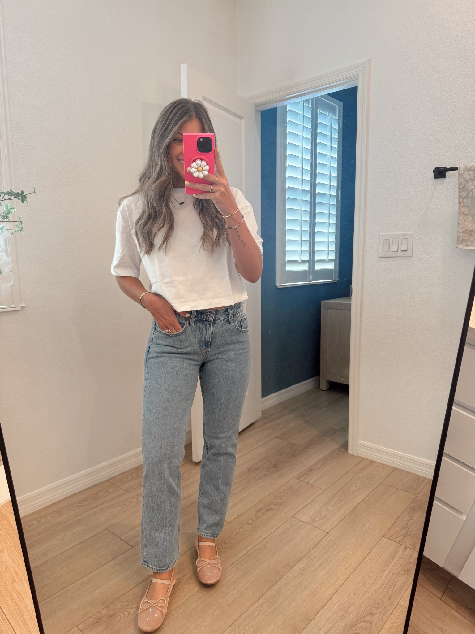 Code DENIMAF gives you an extra 15% off at checkout through Aug.11!

Mid rise jeans
Casual outfits
Neutral outfits
Outfit ideas


