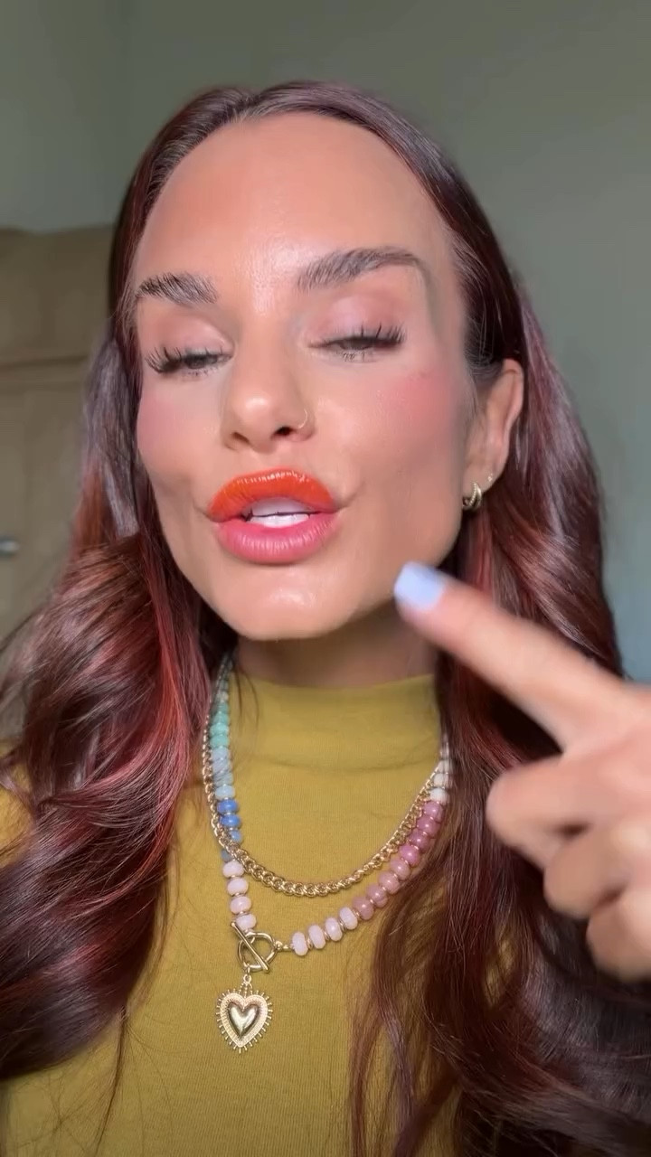 Limited edition and already selling fast 👀💄 The SACHEU Lip Liner STAY-N Cool Tone Trio gives that perfect cool toned definition with the peel off stain formula everyone’s talking about. Line it, let it set, peel it, and the color stays put all day.

Trust the process on this one. The payoff is worth it 😌

💬 Comment “stain” and I’ll DM you the link

#TayBeckerBeauty #TayBecker
#sacheu #lipliner #lipstain limitededition charlestonbeauty momstylevibes reellife makeupfinds