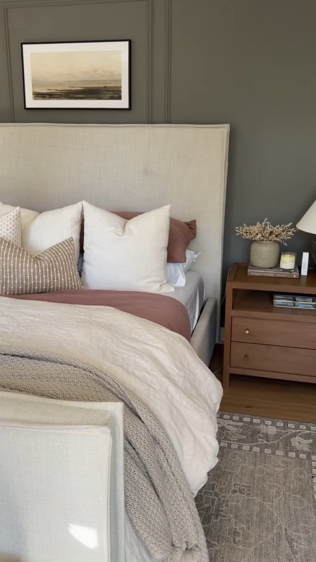 This bedding from @onequince  feels like a five-star hotel moment at home 🤍 I styled crisp white bamboo sheets with the organic cloud quilt in fig for a soft, layered look that still feels clean and timeless. The bamboo is unbelievably smooth and breathable, and the quilt adds the prettiest muted warmth without overpowering the room. Now it feels ready for spring! #quincepartner


#LTKSaleAlert #LTKSeasonal #LTKHome