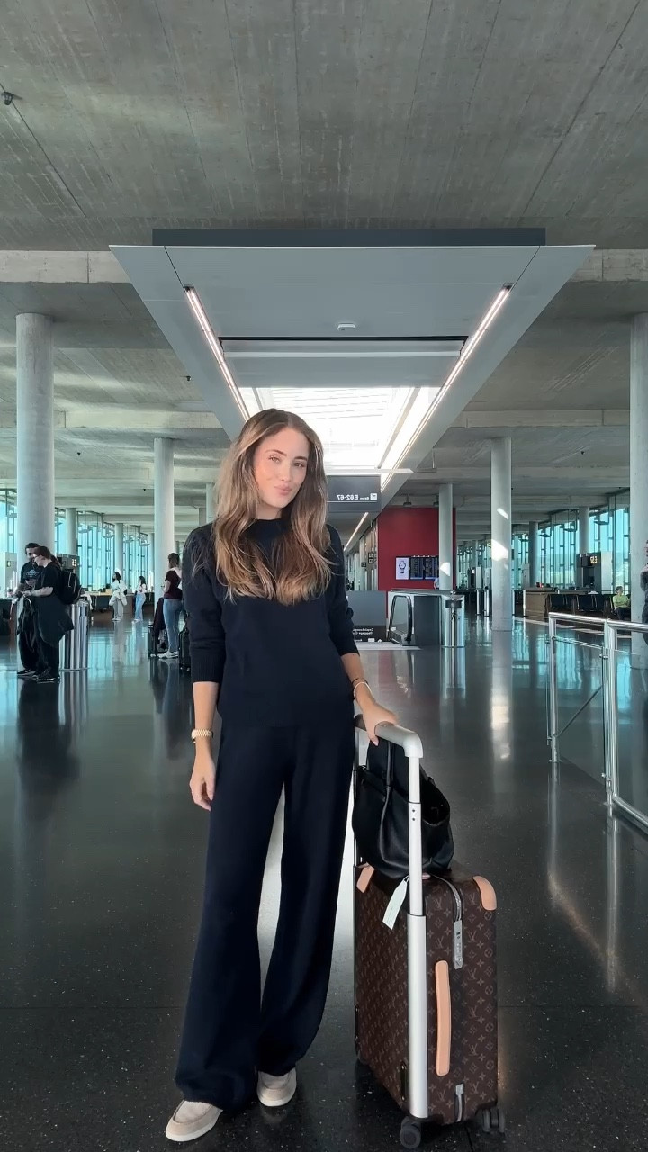 Comfy-chic airport outfit ✈️ 
The set is from Soft Goat 🤍

#LTKluxury #LTKtravel #LTKautumn