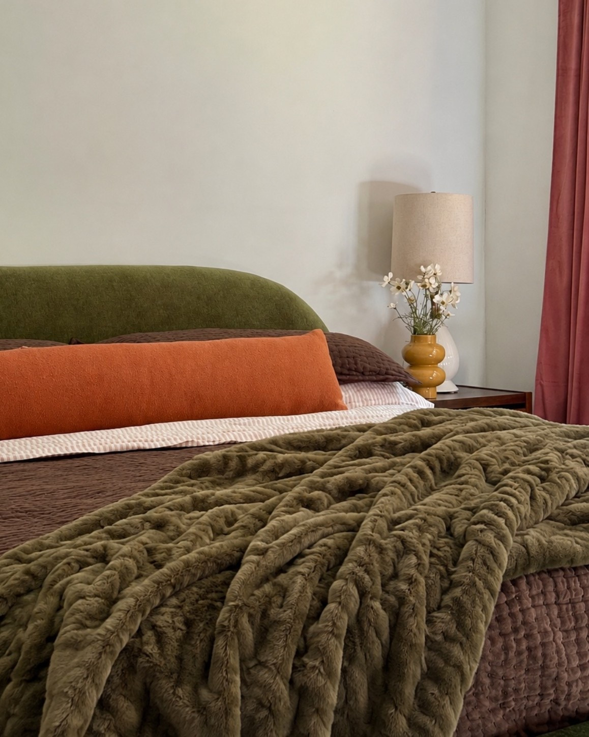 50% off Lola Blankets with code ALLIEWEARS50

#LTKHome