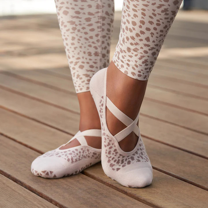 Chloe Grip Socks | Tavi