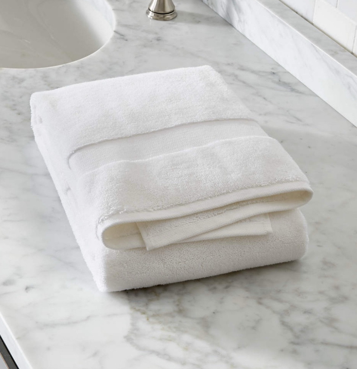 Hosting family for the holidays means creating a cozy, welcoming space—and for me, that starts with fresh, luxurious towels. ✨ I love treating my guests to the ultimate comfort with Turkish bath towels made from organic cotton yarn. Soft, plush, and quick drying, they only get better with every wash. The elegant herringbone border adds just the right touch of detail. 🛁

Because it’s the little things, like the perfect towel, that make holiday memories even more special. 💫 #HolidayHosting #TurkishTowels #EverydayLuxury”



#LTKHome #LTKMostLoved #LTKSaleAlert