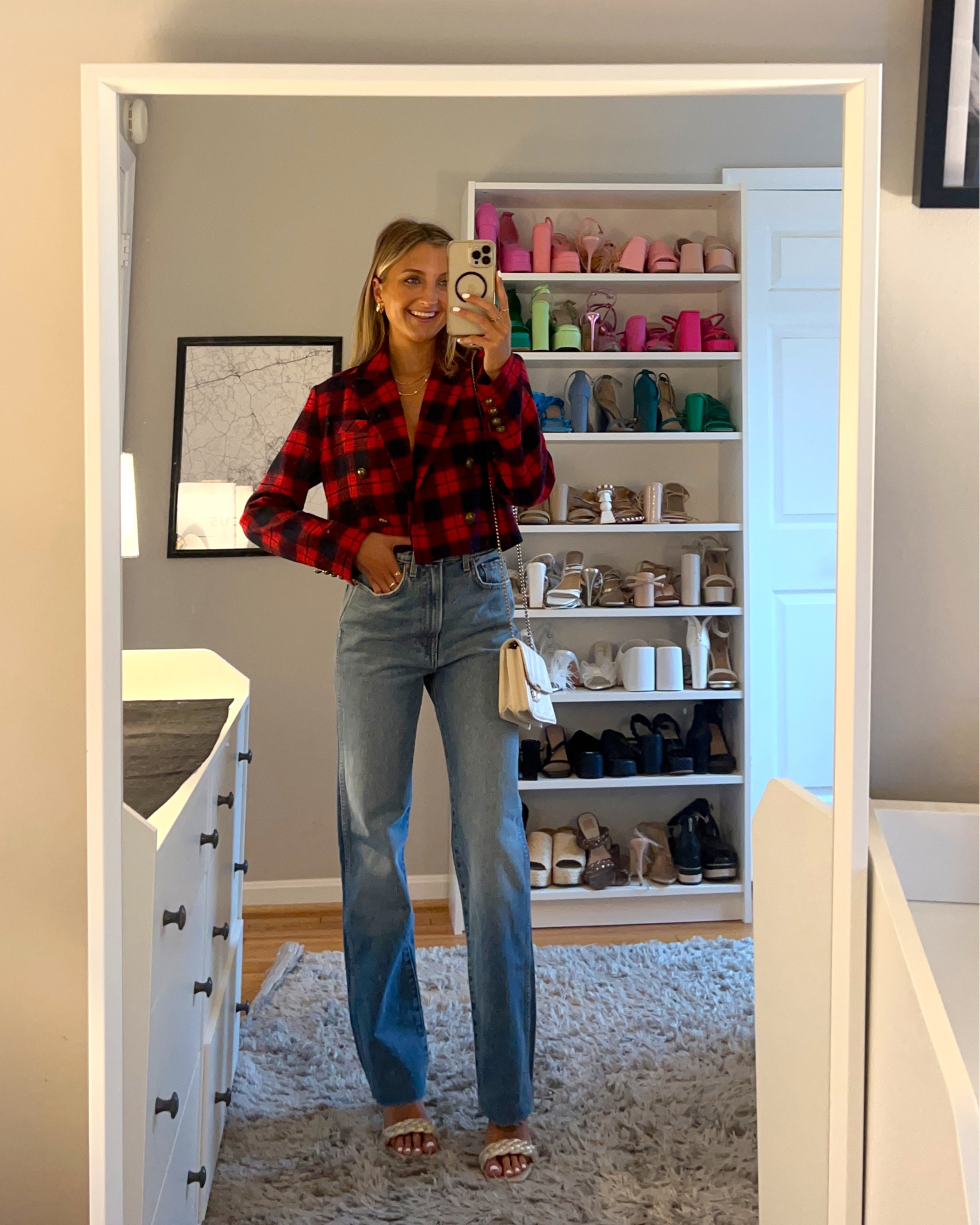 Festive holiday outfit ideas perfect for Christmas / new years from vestique ❄️ wearing a size XS in this Christmas blazer 