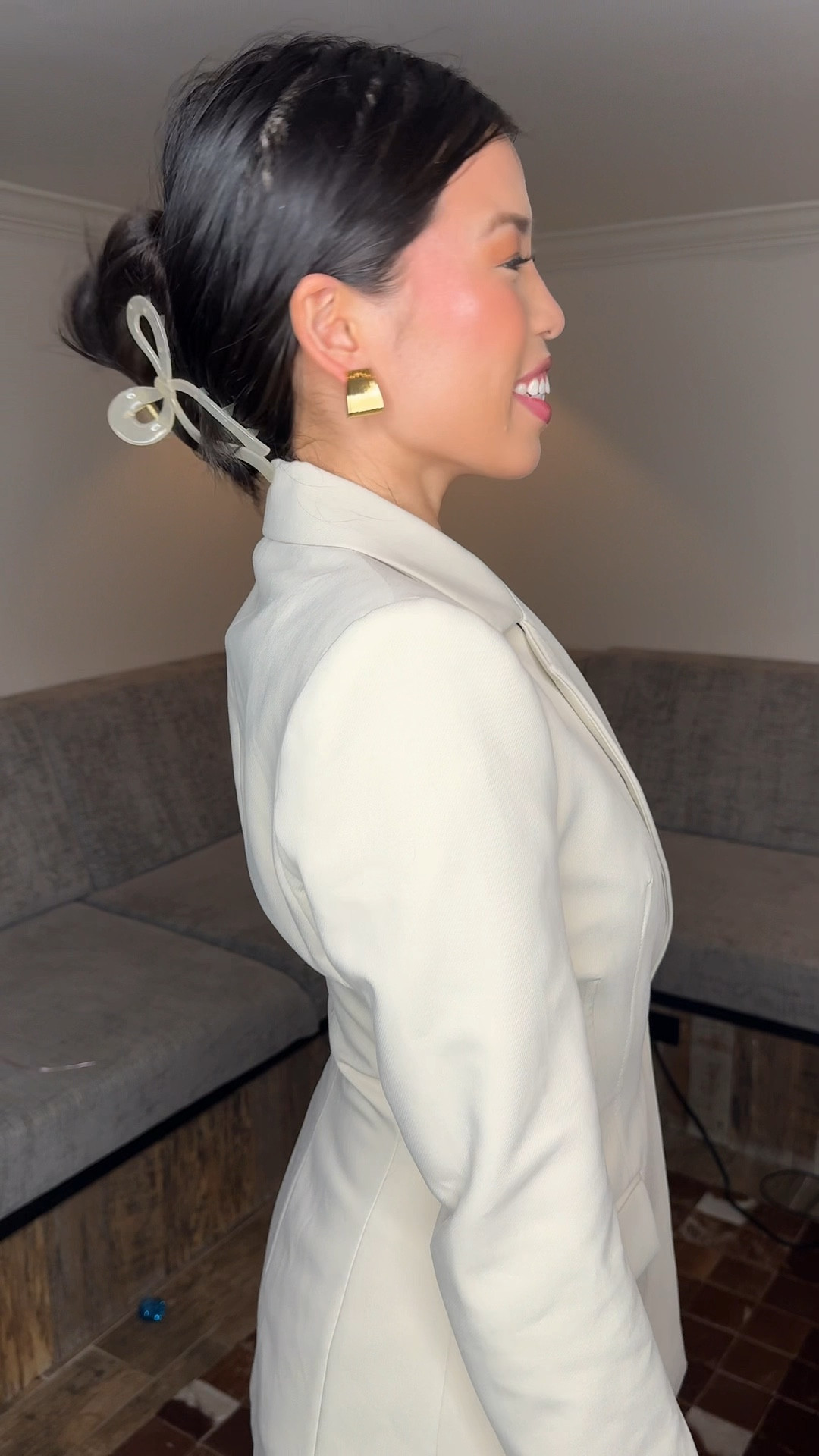 The statement earrings that doesn’t weigh you down ✨ These gold beauties are bold, lightweight, and instantly elevate any look — from coffee runs to date nights. Linking the exact pair on my LTK 🤍 #LTKStyle #StatementEarrings #GoldJewelry #EverydayGlam #MinimalChic #LTKFinds


#LTKFindsUnder50 #LTKStyleTip #LTKSummerEdit