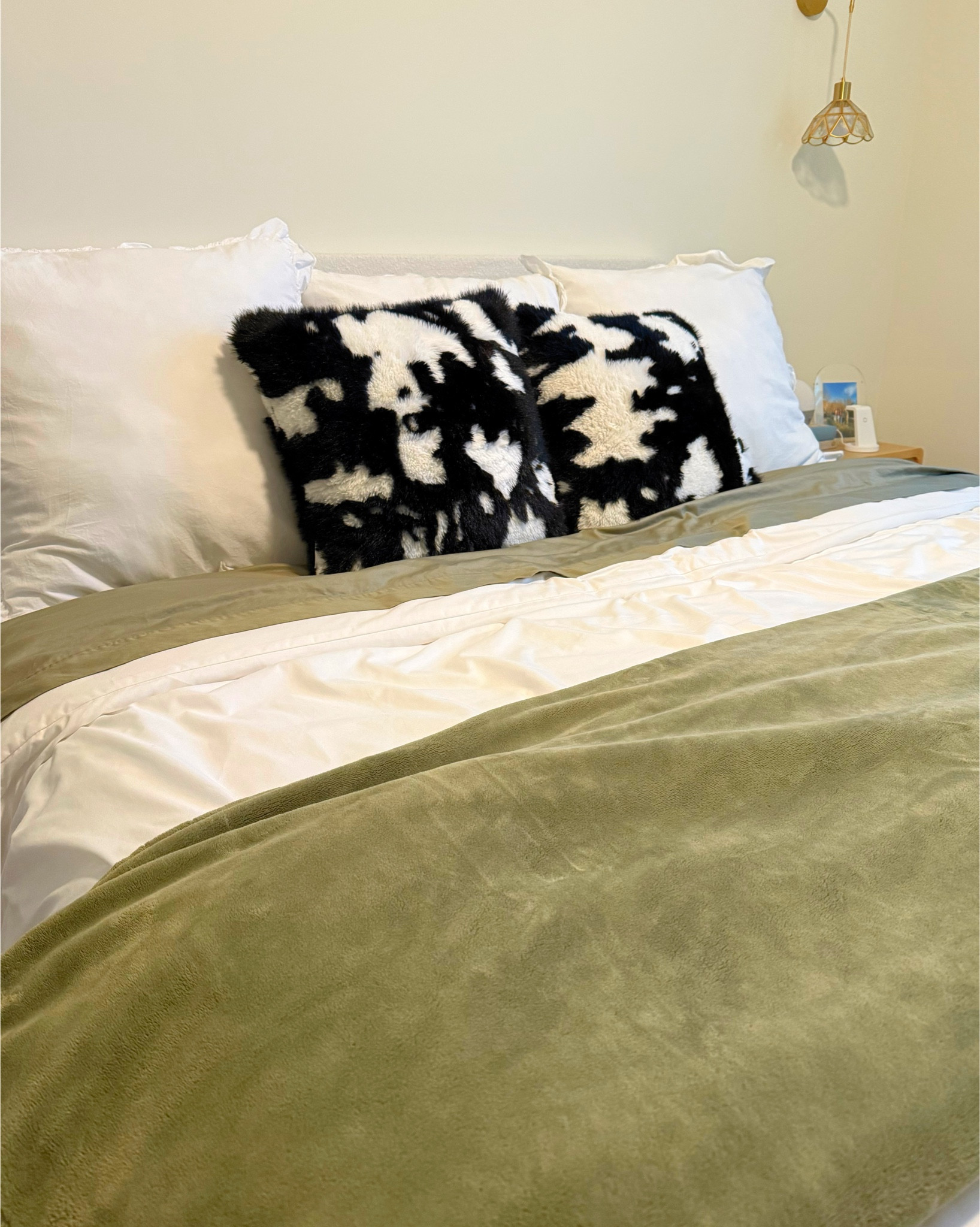 new sheets & blanket from target- perfect color for fall and transition into the holidaysChris

#LTKHome #LTKSeasonal