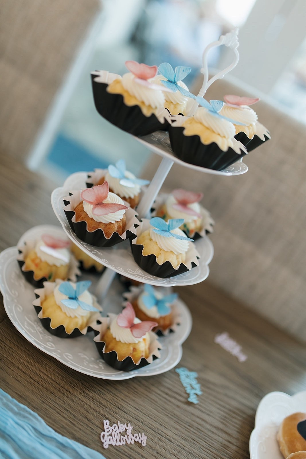 butterfly cupcake decorations + 10 piece cake stand 