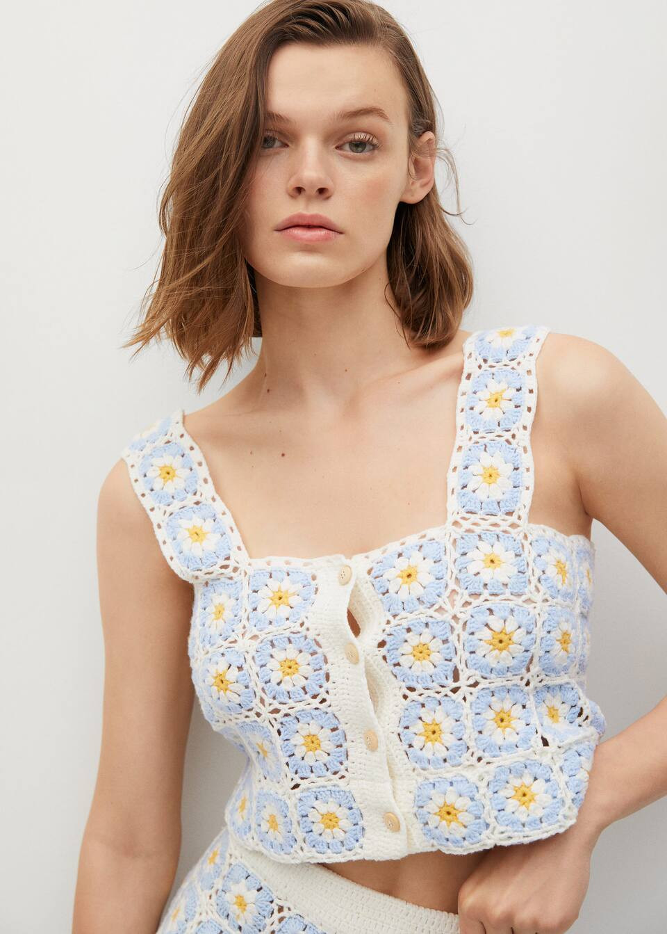 Handmade daisy-print crochet top | MANGO (UK)