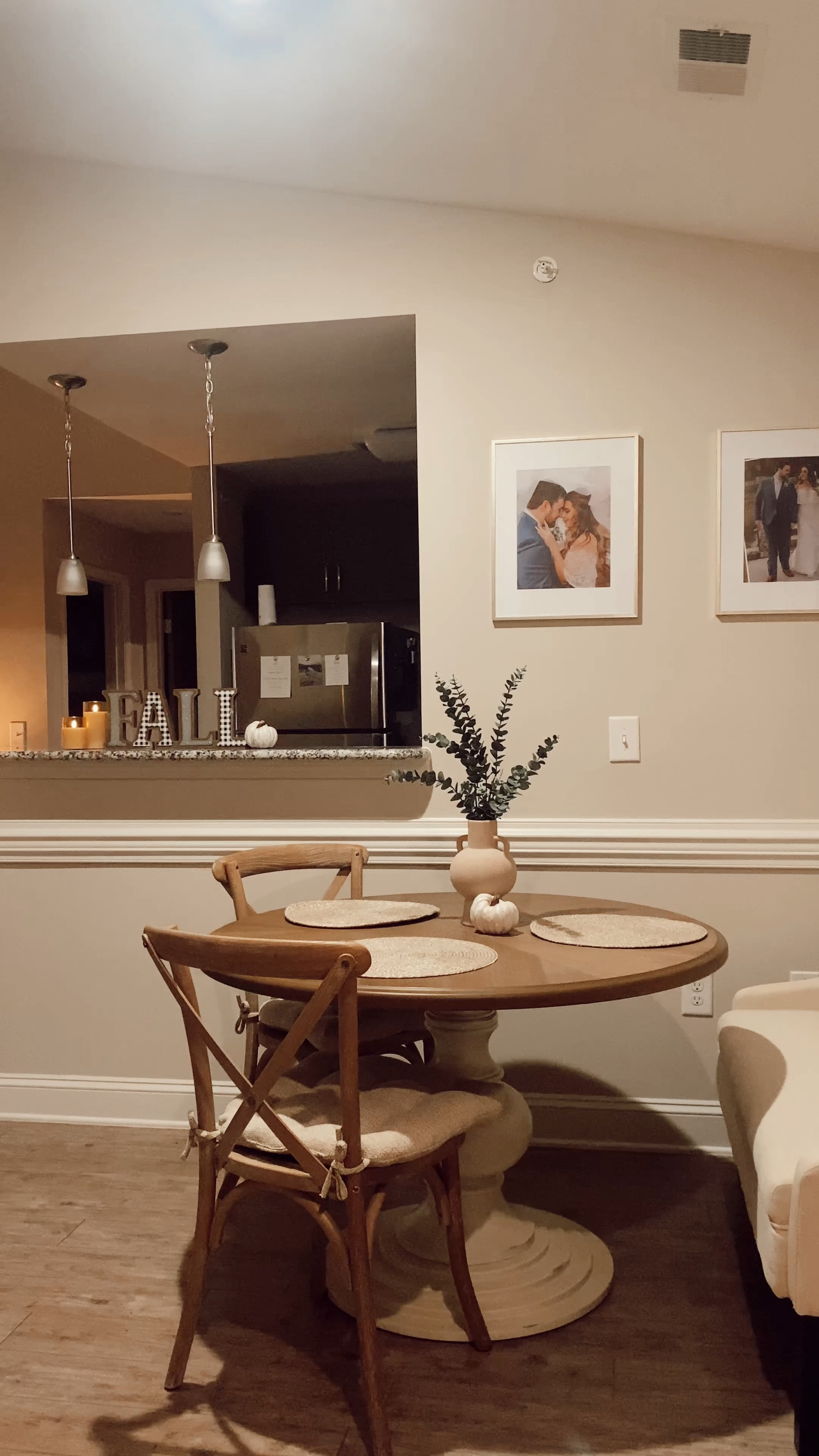 This dining room set is perfect for any home! 🤍

#LTKSale #LTKFind #LTKSeasonal