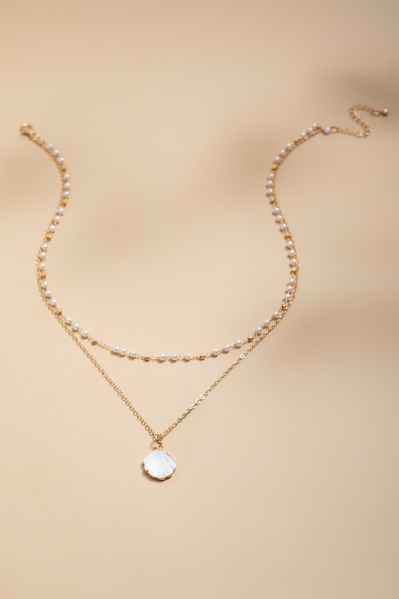 Hillary Shell Pendant Layered Necklace | Francesca's