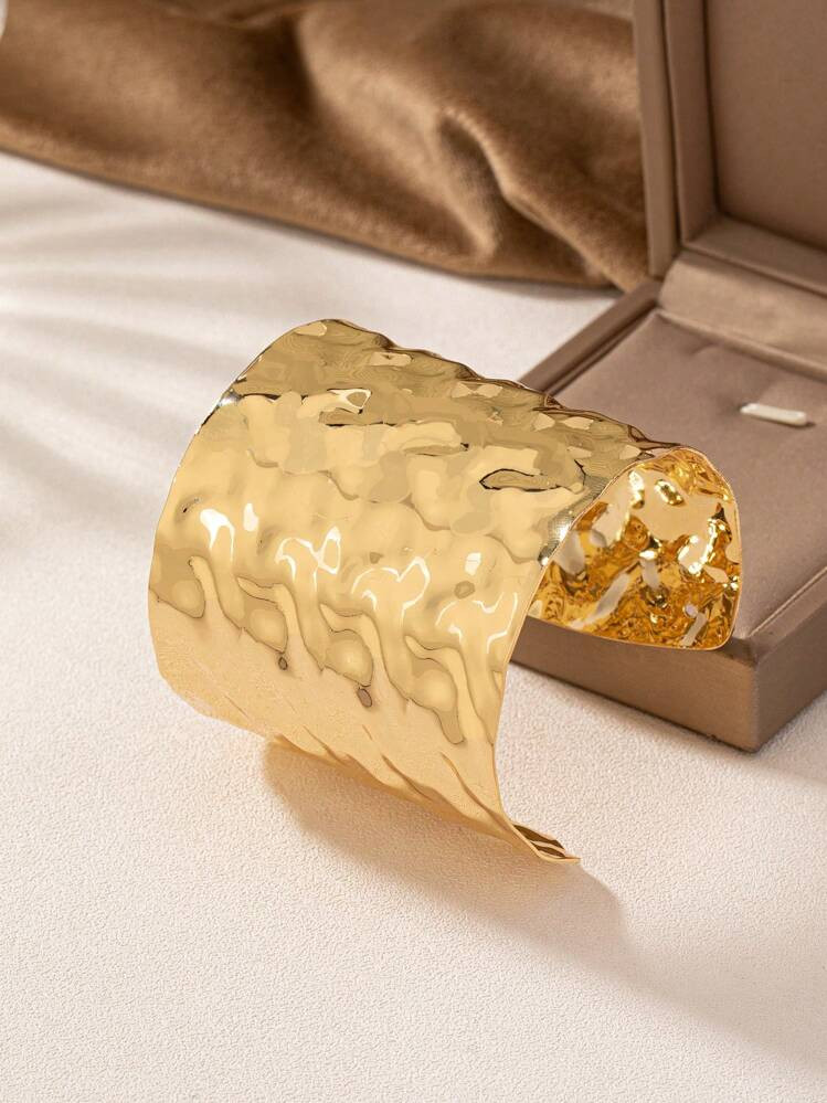 1pc Concave & Convex Textured Simple European American Style All-Match Cuff Bracelet | SHEIN