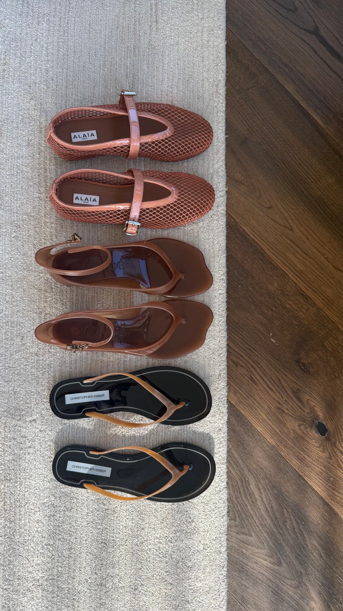 Suns out, toes out ☀️