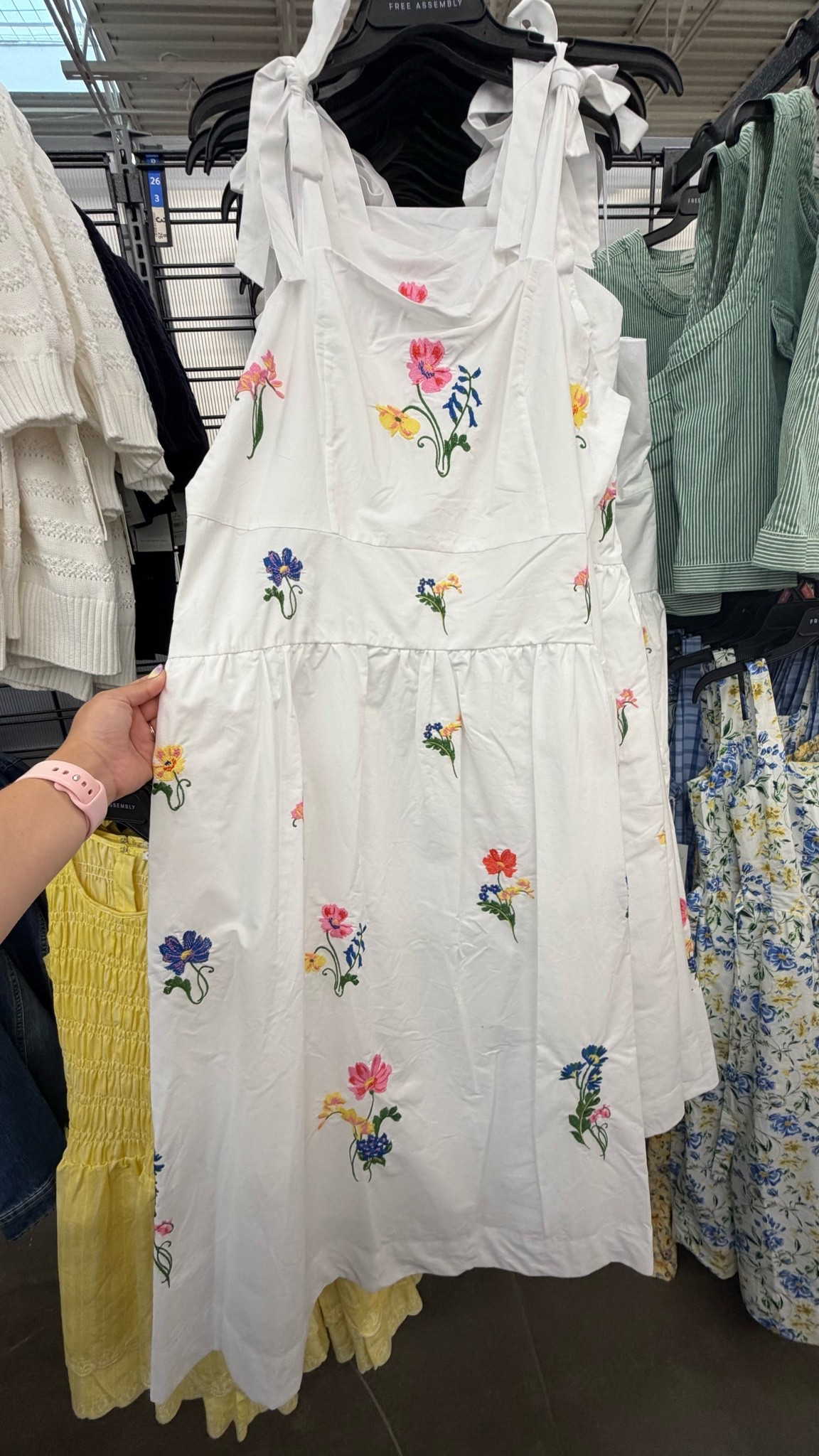 These embroidered flowers on this dress is sooo pretty!!😍💐

#LTKSeasonal #LTKselfcare #LTKmomlife