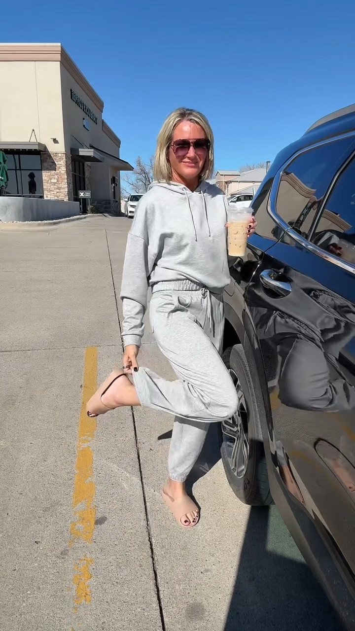 Walmart Scoop Scubaknit Barrel Pants 🤍

• Relaxed fit
• Mid-rise elastic waistband
• Front + back pockets
• Soft scuba knit fabric
• Modern barrel leg

Easy everyday pants that look elevated but feel like loungewear. 

Sized true to size for me. Wearing an XS. Such an affordable find! Linked here 🤍

#LTKmorningroutine #LTKmomlife #LTKootd