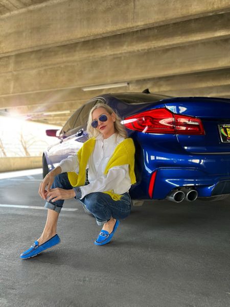 Sunday blues. 🚙☀️ 

Zipping around in @donaldjpliner’s new GIOVANNA driving moccasin that comes in 9 other colors. They’re as comfy as they are polished. 

What are YOU doin’? #inmypliners



#LTKshoecrush #LTKover40